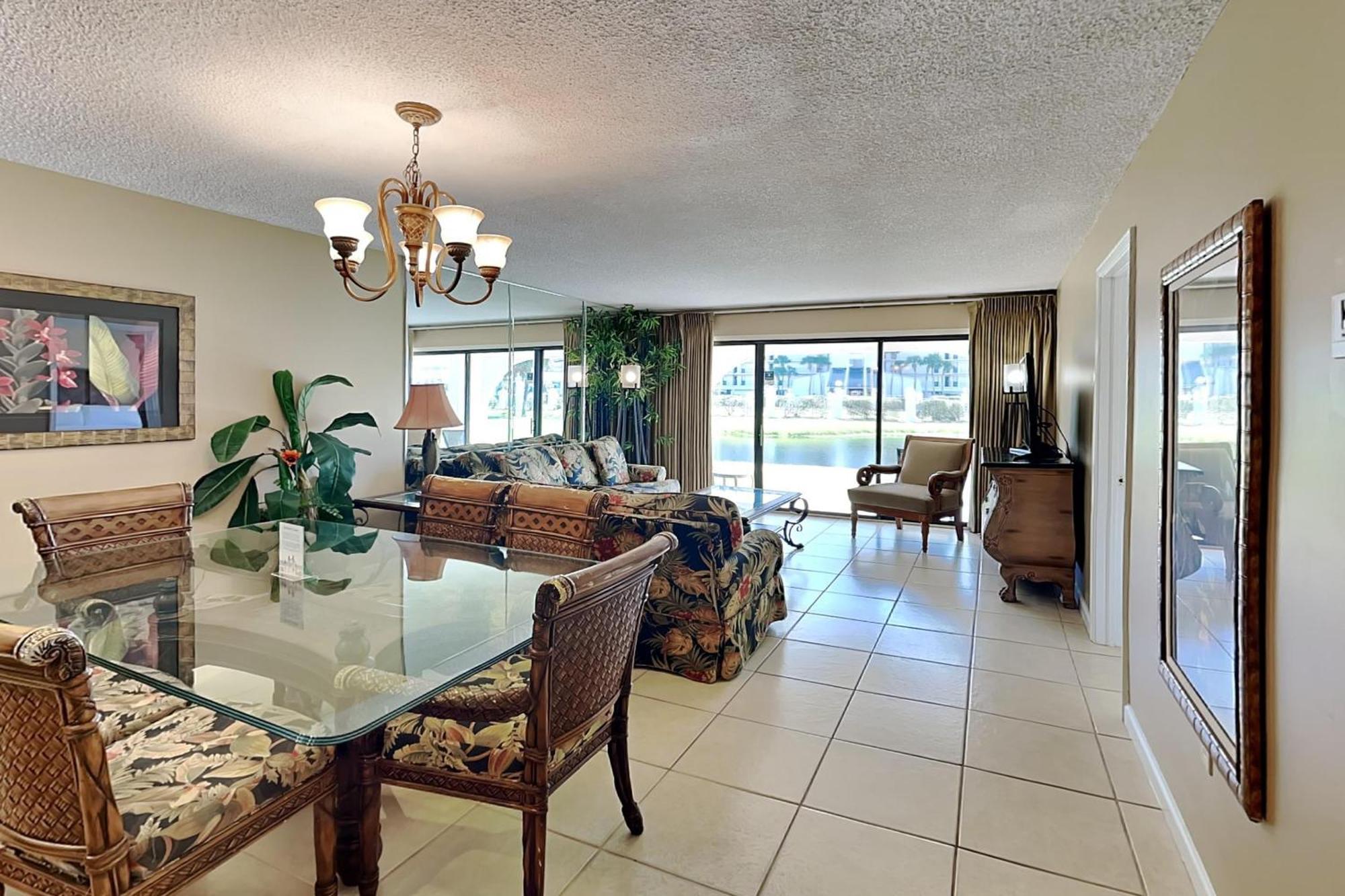 Edgewater 502 Apartment