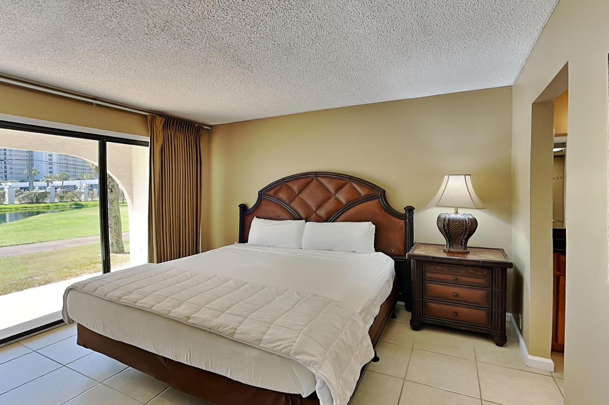 Edgewater 502