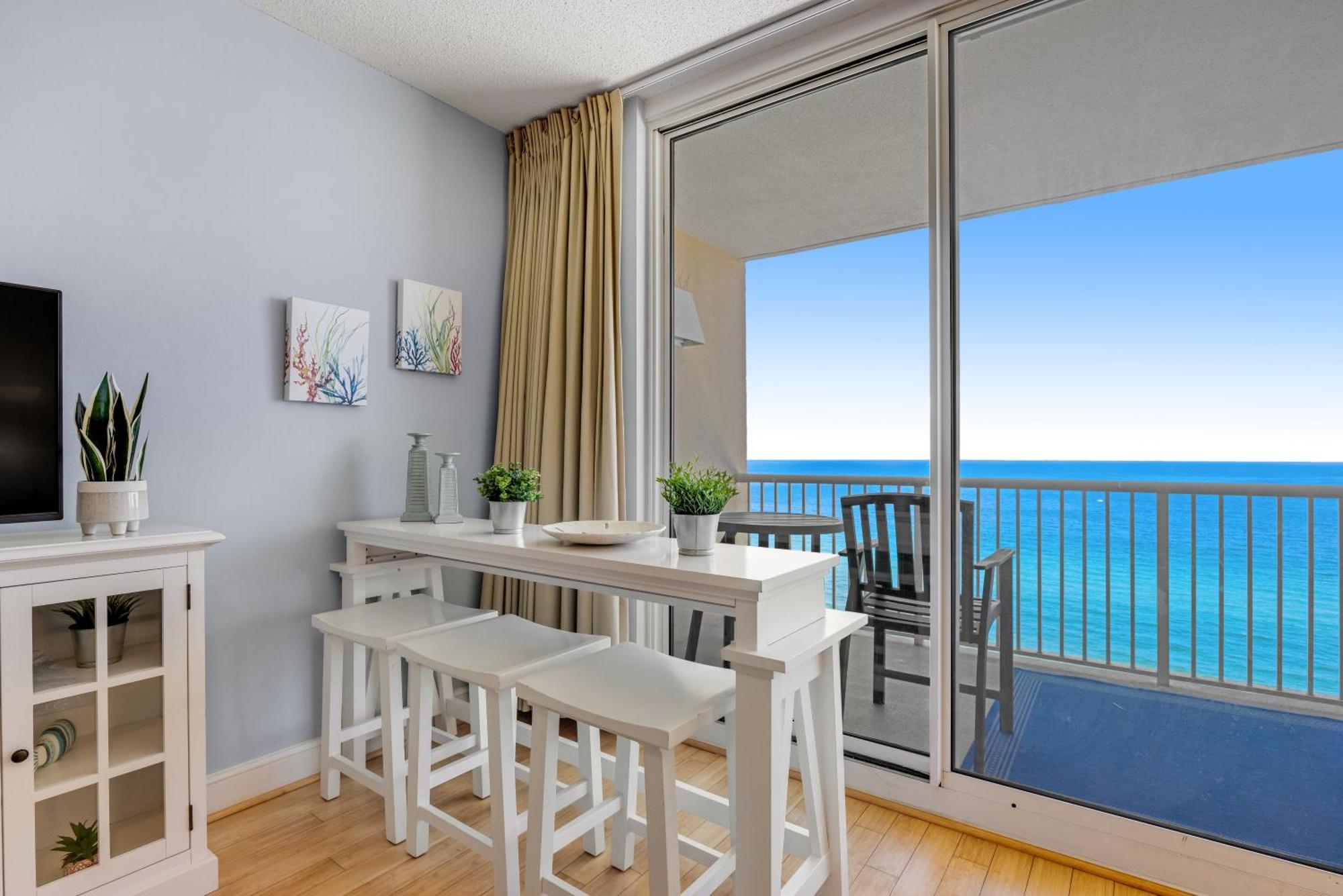 Holiday home Parking Fee Included-majestic 1-1606! Gulf Front 1bedroom, Pool,hot Tubs,tennis *