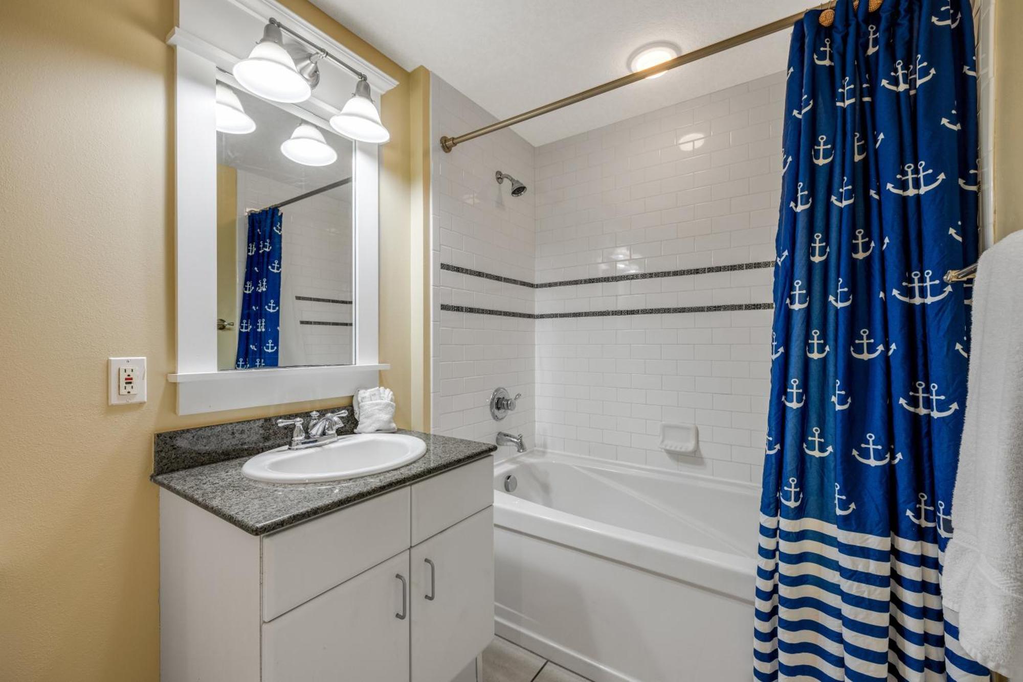 1 Bd Grand Panama 2-1002 ! Outstanding Views And Amenities! Holiday home Panama City Beach