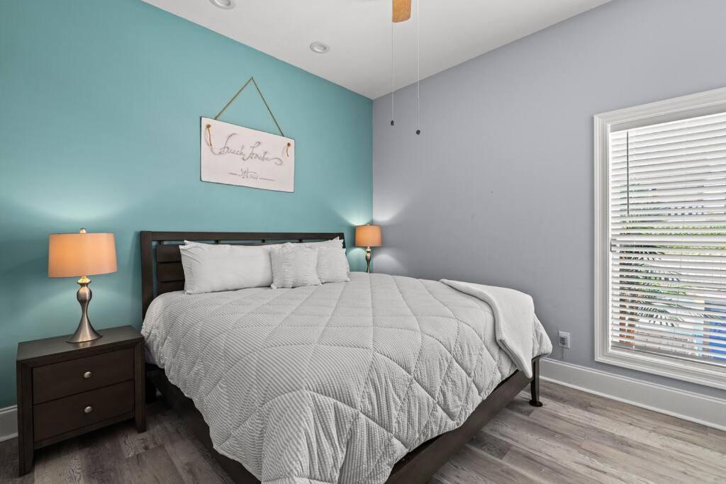 A Shore Bett-romantic Pool Beckons With Whispers Of Sea Salt And Starlight Holiday home