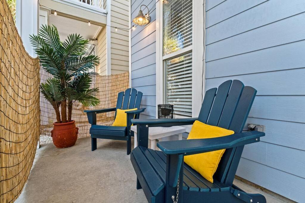 Holiday home A Shore Bett-romantic Pool Beckons With Whispers Of Sea Salt And Starlight