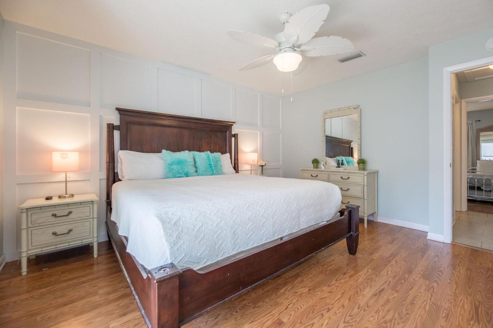 Pcb Pearl West Ii Apartment