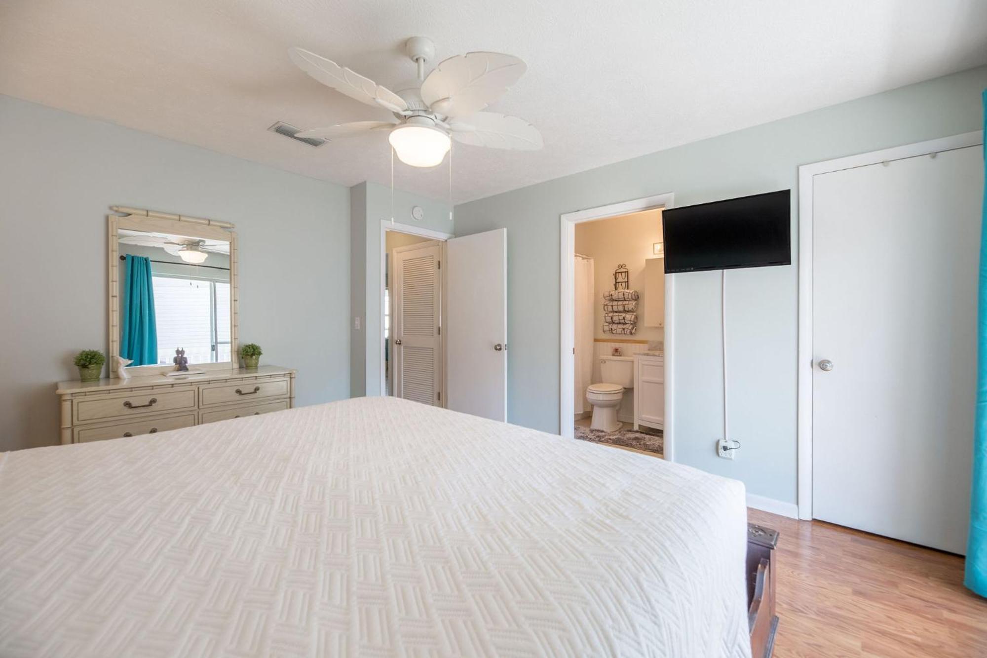 Pcb Pearl West Ii Apartment