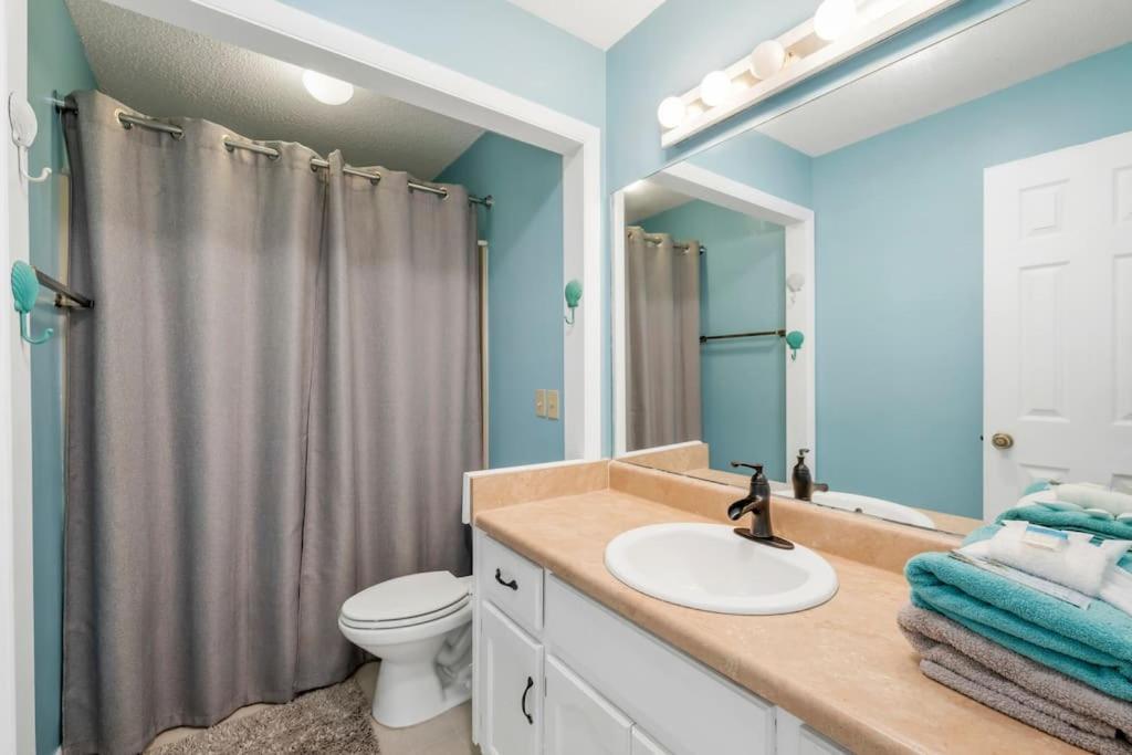 Holiday home New! Steps To White Beaches! Pool & Grill! 2br 2ba Panama City Beach