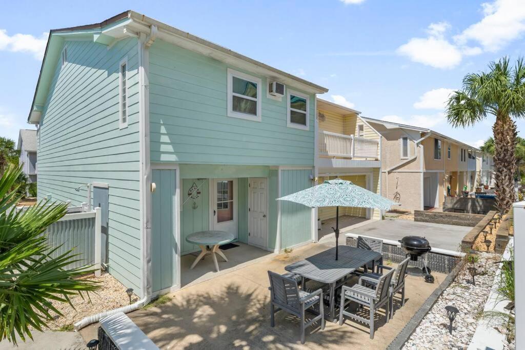 New! Steps To White Beaches! Pool & Grill! 2br 2ba Holiday home Panama City Beach