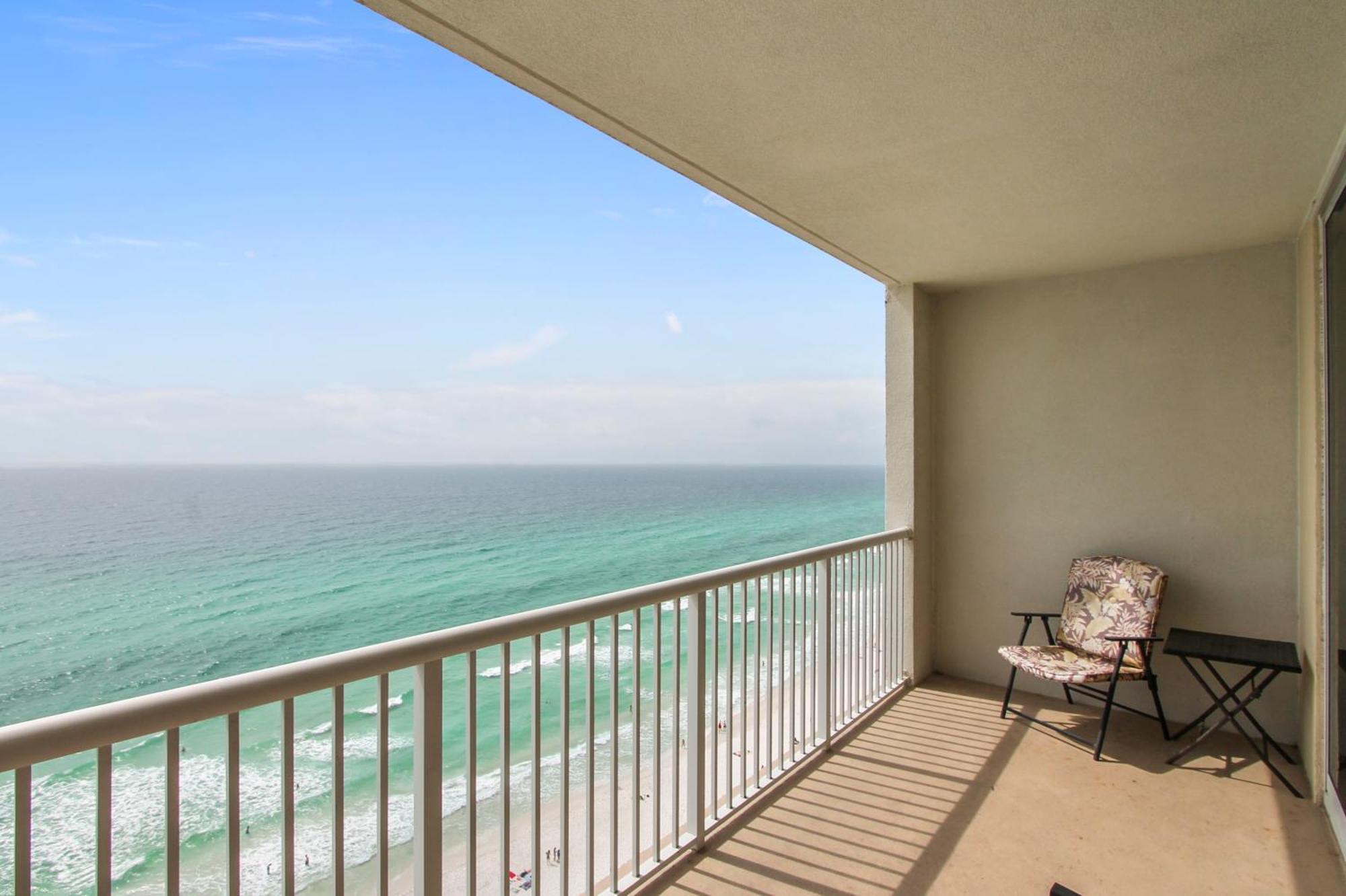 Majestic #1613-1 By Book That Holiday home