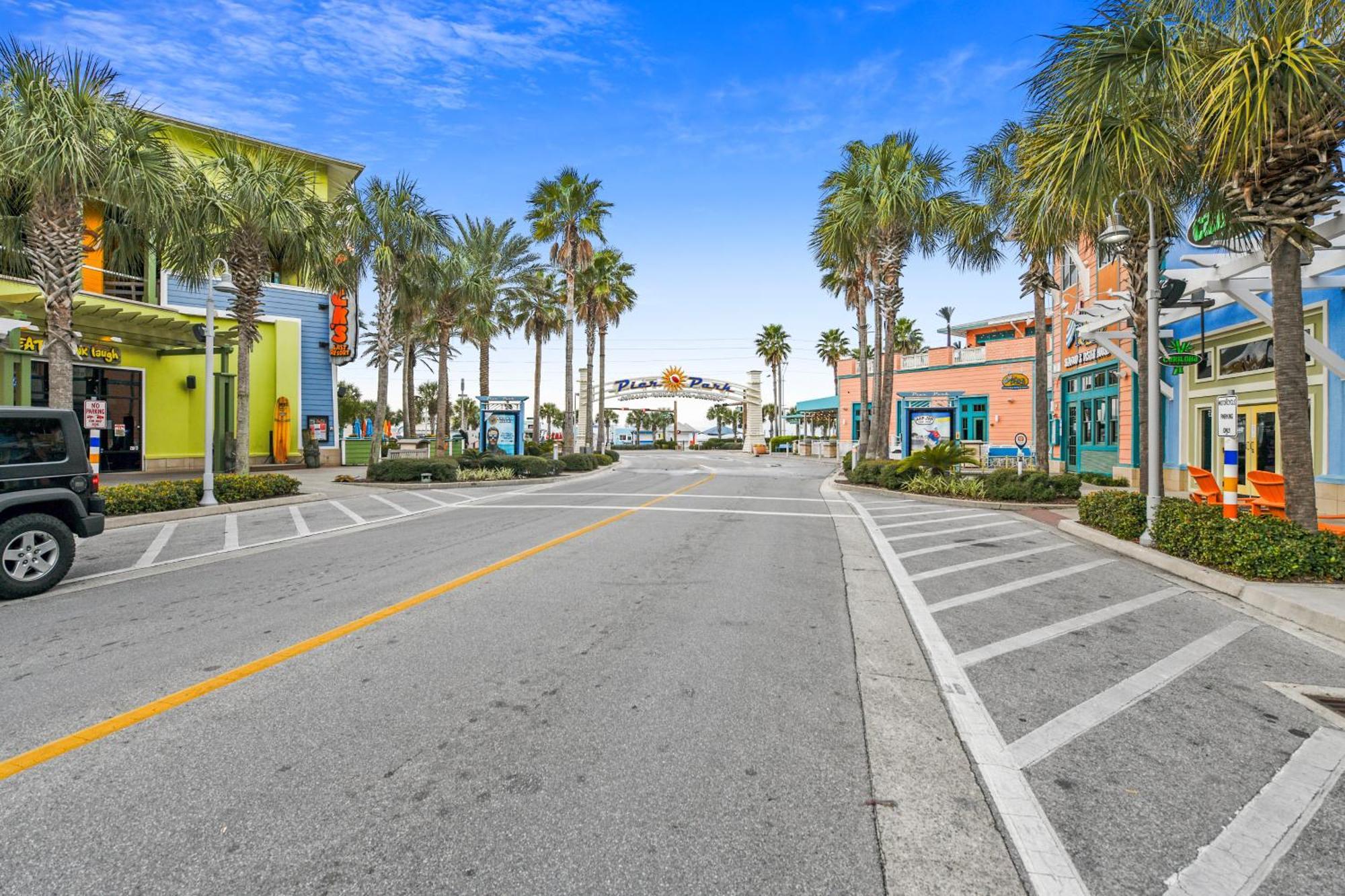 Holiday home Laketown Wharf #1518 By Book That Panama City Beach