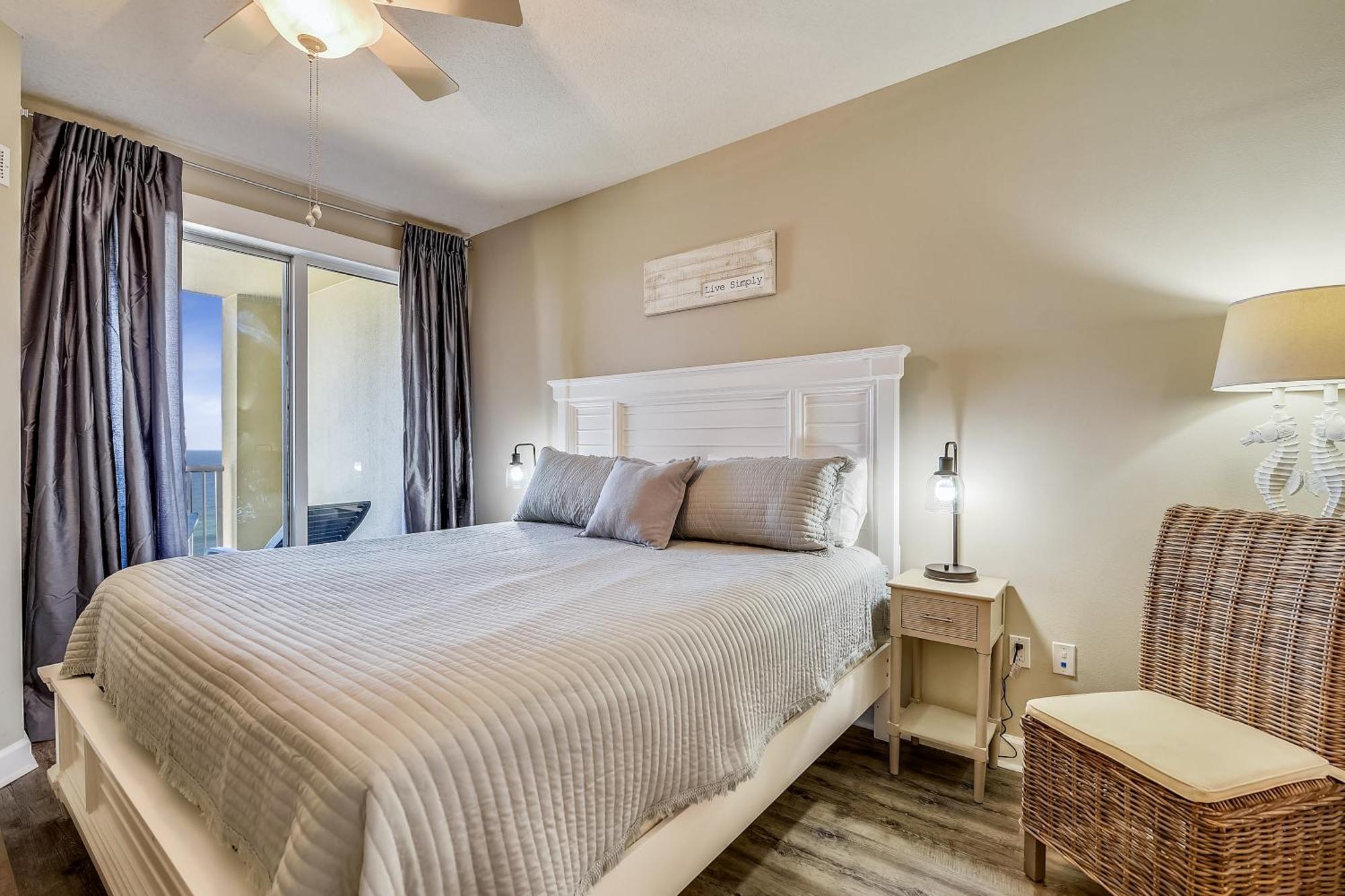 Grand Panama #908-1 By Book That Holiday home