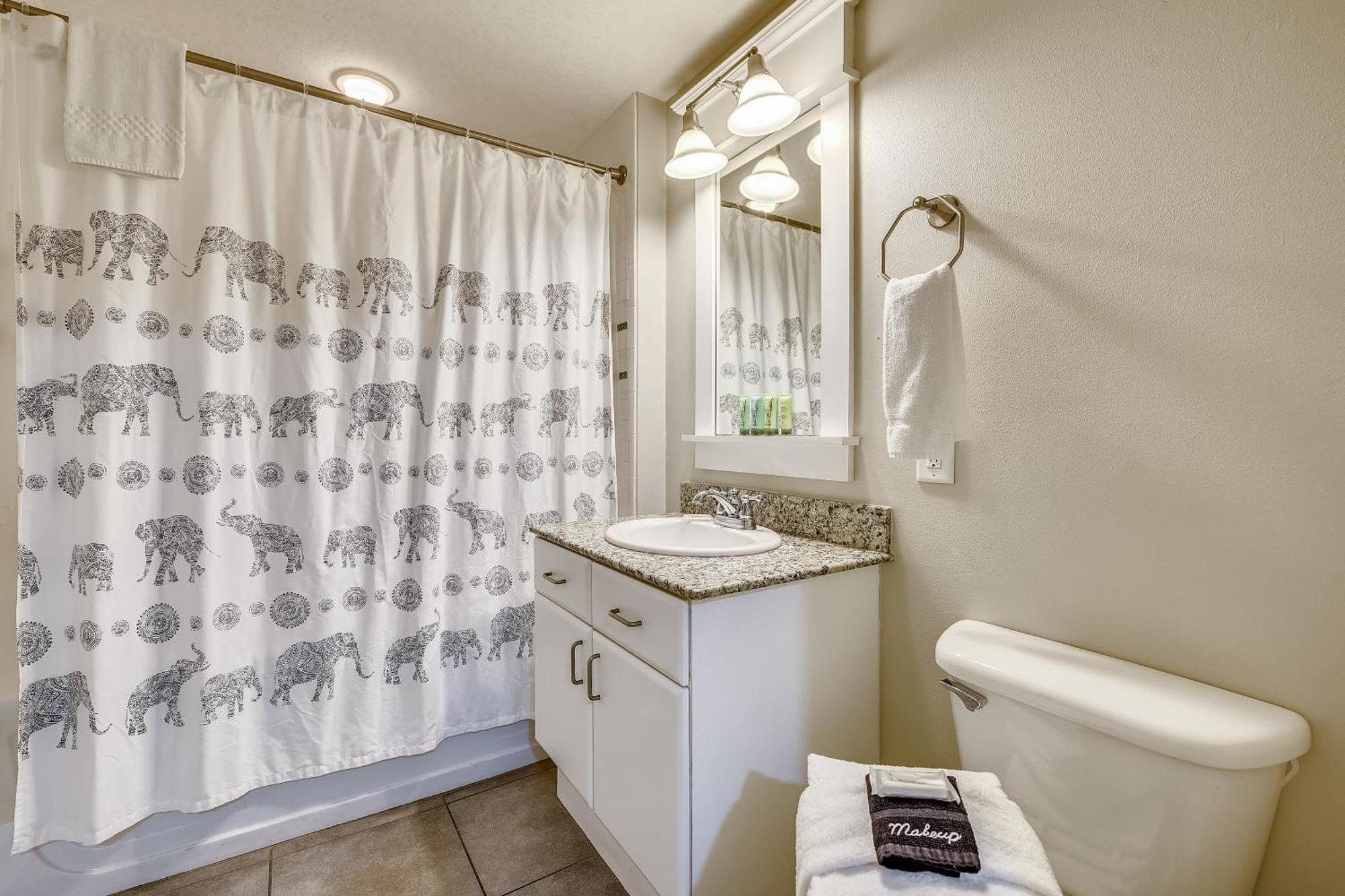 Grand Panama #908-1 By Book That Holiday home