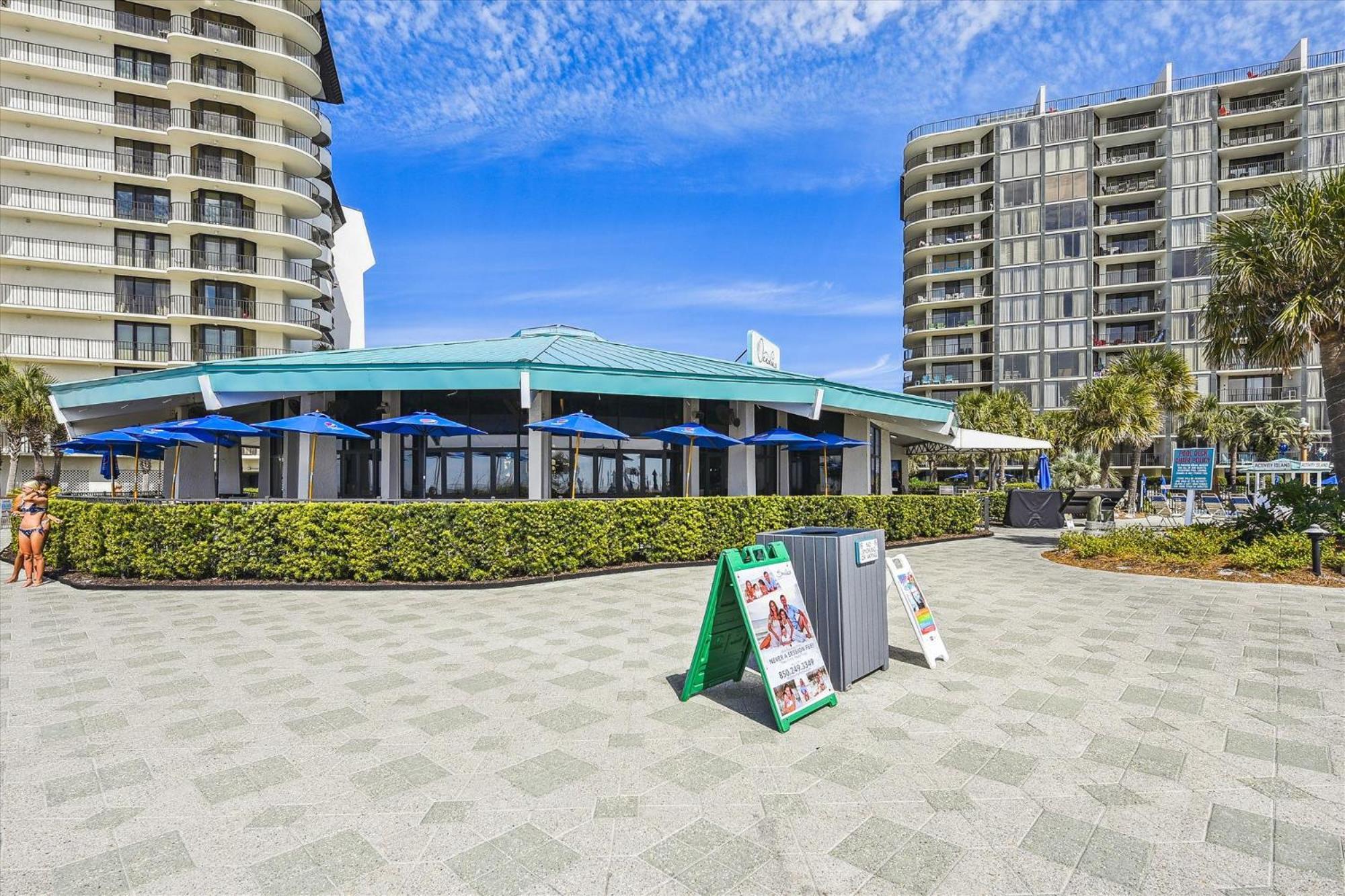 Edgewater #1004 By Book That Holiday home *