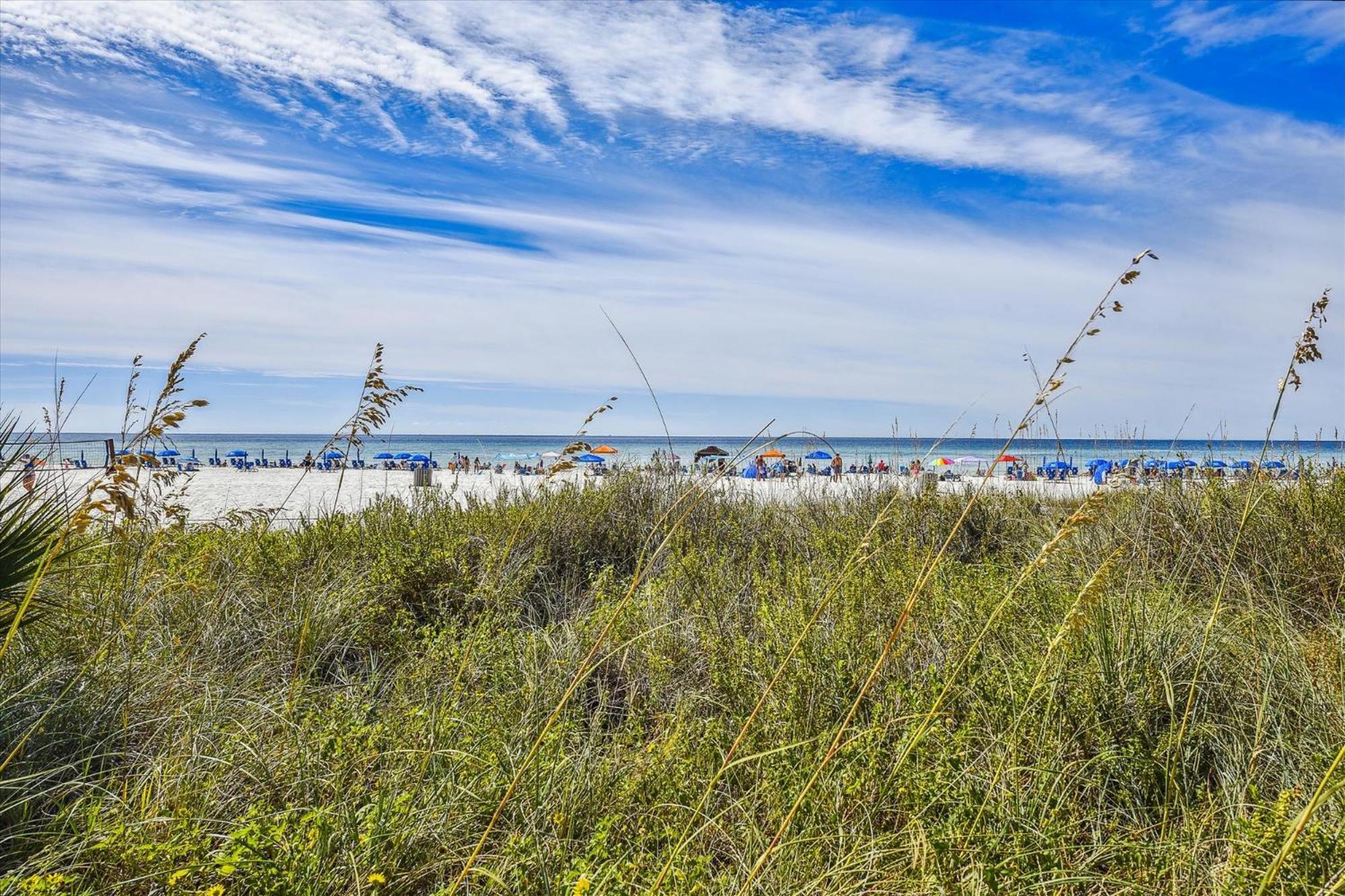 Edgewater #1004 By Book That Holiday home *