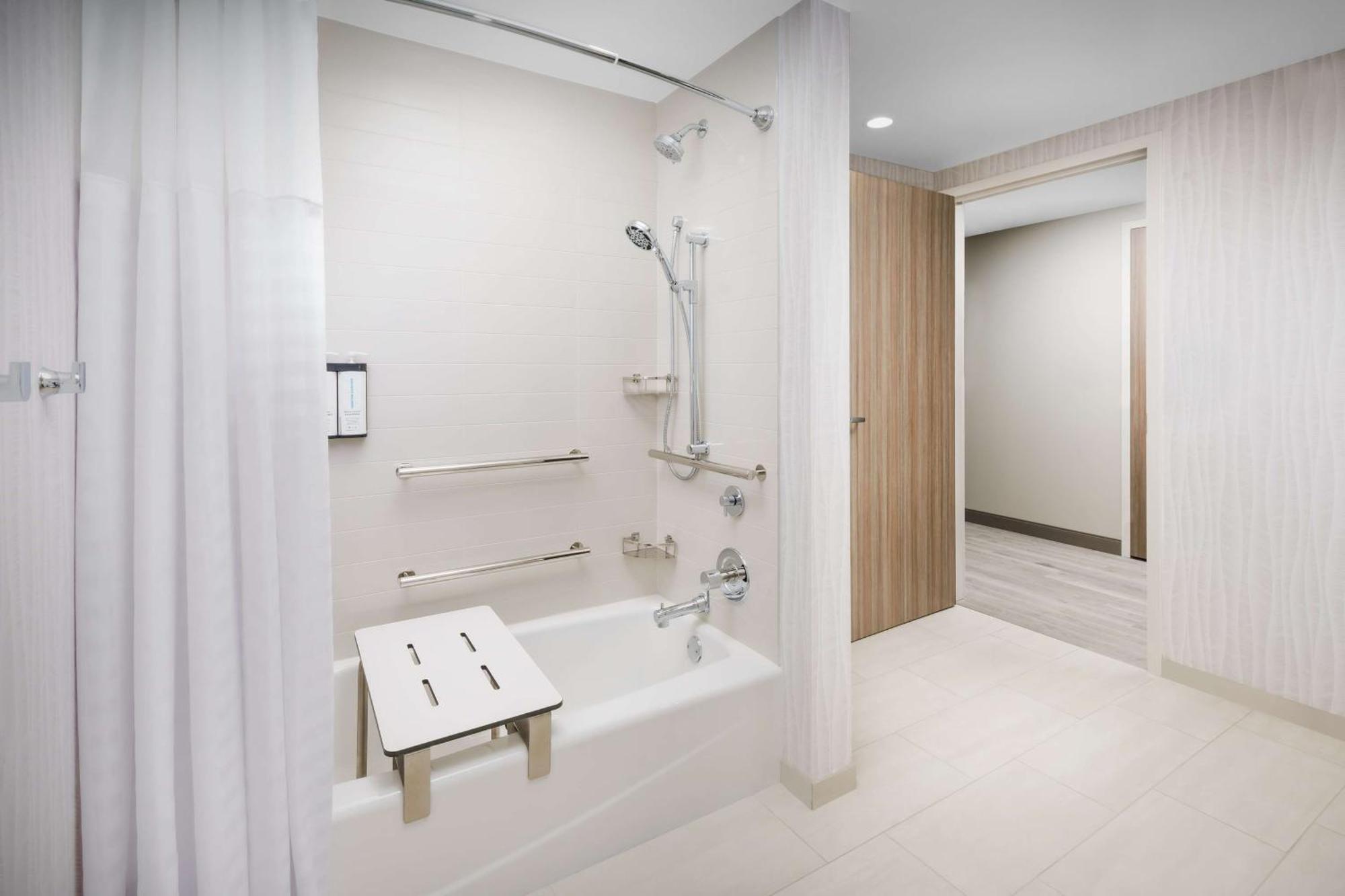 Hyatt Place Panama - Beachfront 5*