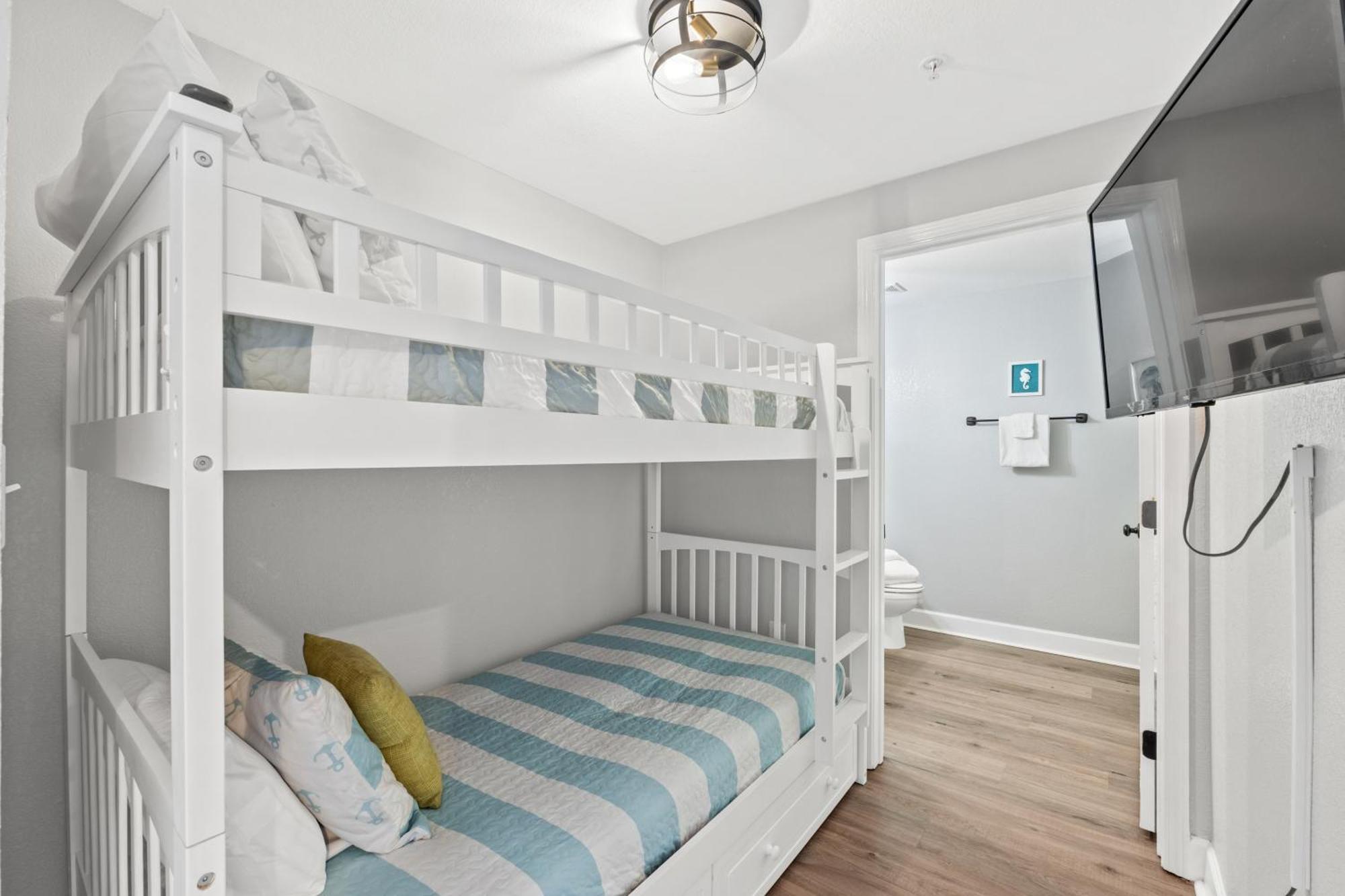 Holiday home Tidewater #614 By Book That *