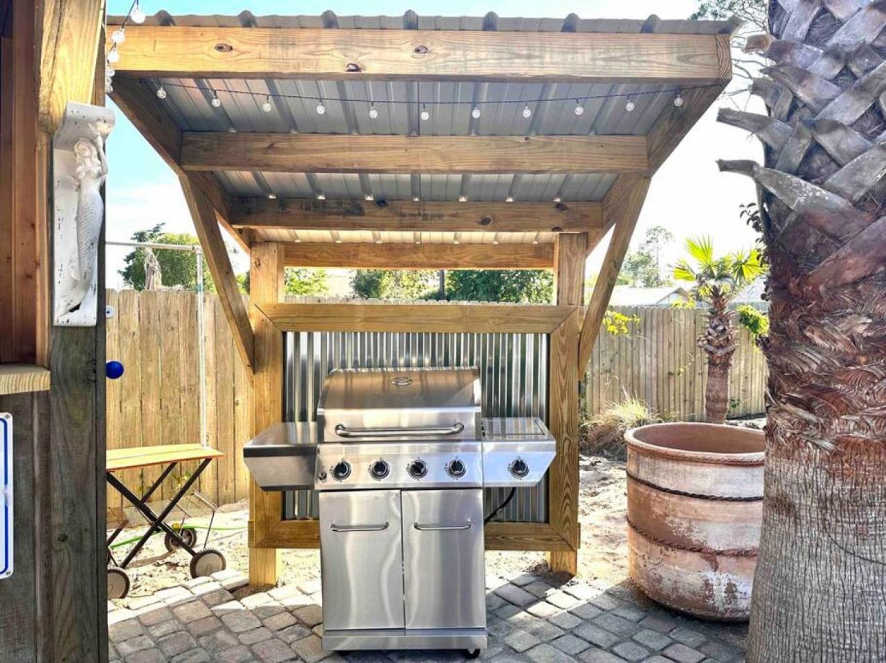 Get Shipwrecked At This Private Pool With Tiki Bar And Amazing Game Panama City Beach