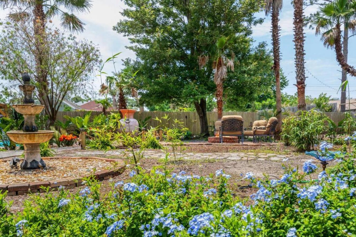 Holiday home Get Shipwrecked At This Private Pool With Tiki Bar And Amazing Game *