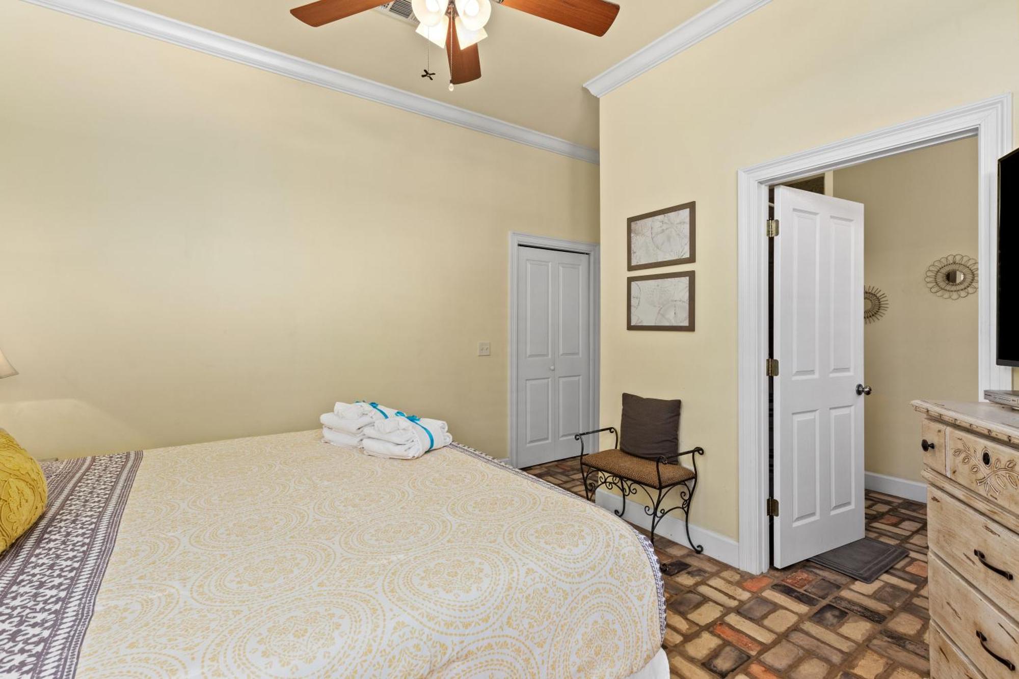 Holiday home 109 Island Cove Ct - Blue Palm Cove