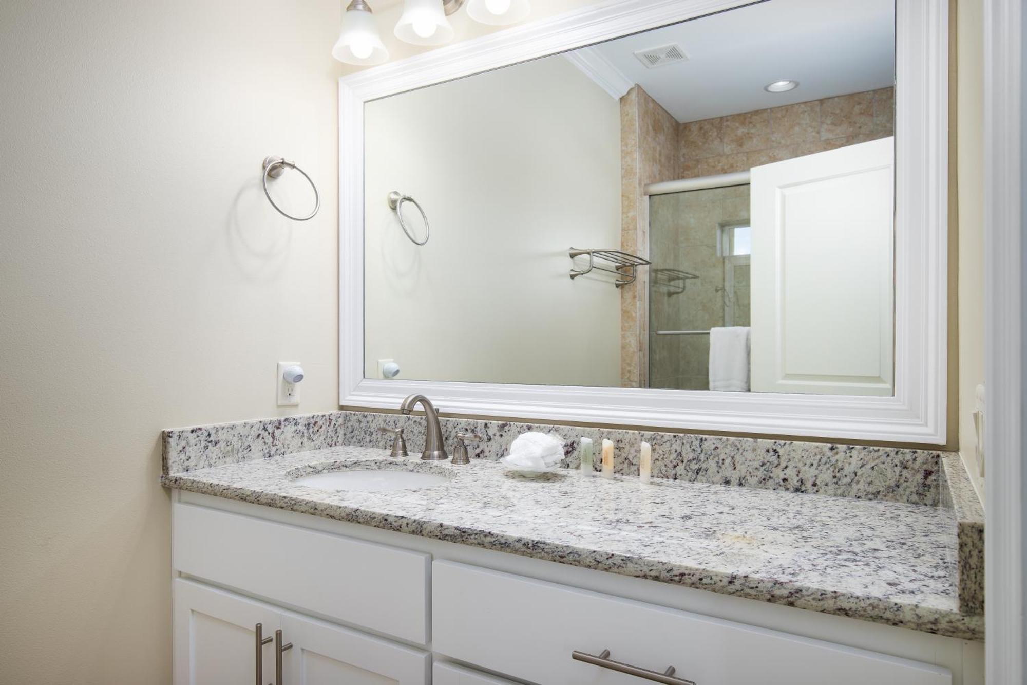 2 Gulf View Balconies! 3 Story Townhome With 4 Bedrooms, 4 Bathrooms! Sleeps12 *