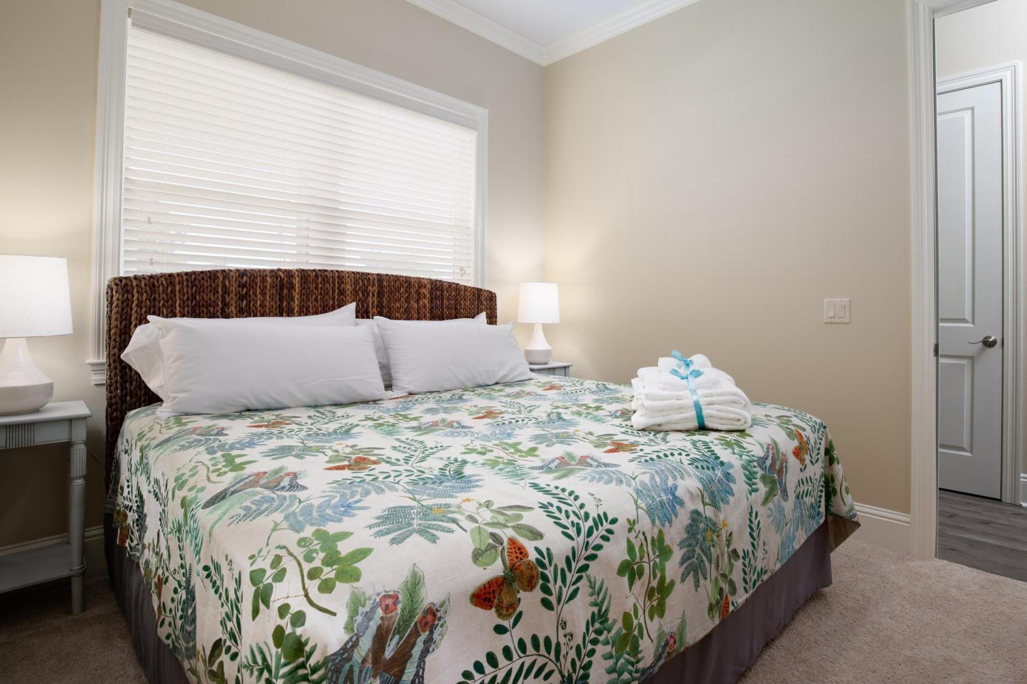 Holiday home 2 Gulf View Balconies! 3 Story Townhome With 4 Bedrooms, 4 Bathrooms! Sleeps12