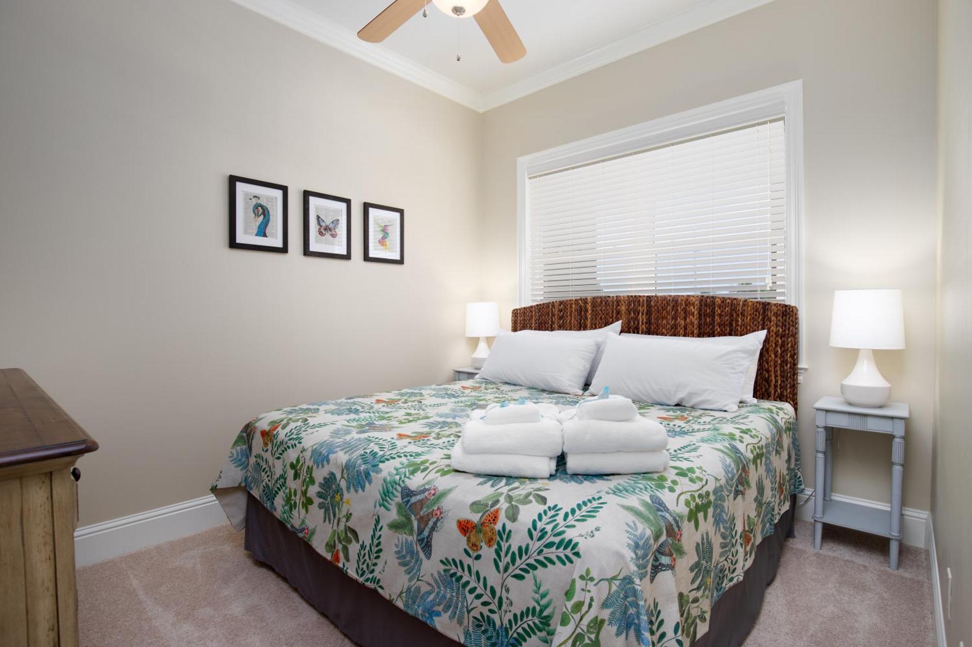 2 Gulf View Balconies! 3 Story Townhome With 4 Bedrooms, 4 Bathrooms! Sleeps12