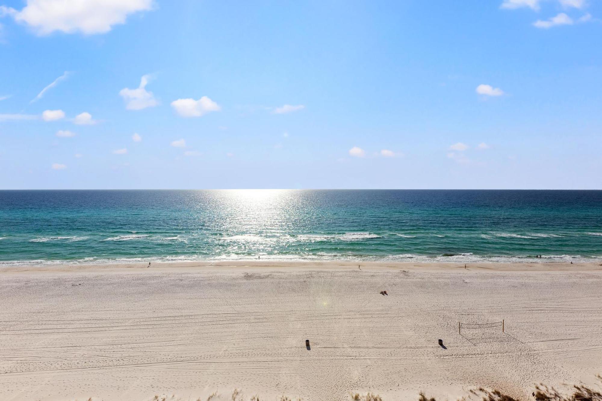 Gulf Front Living And Master Suite! Sleeps 8! *