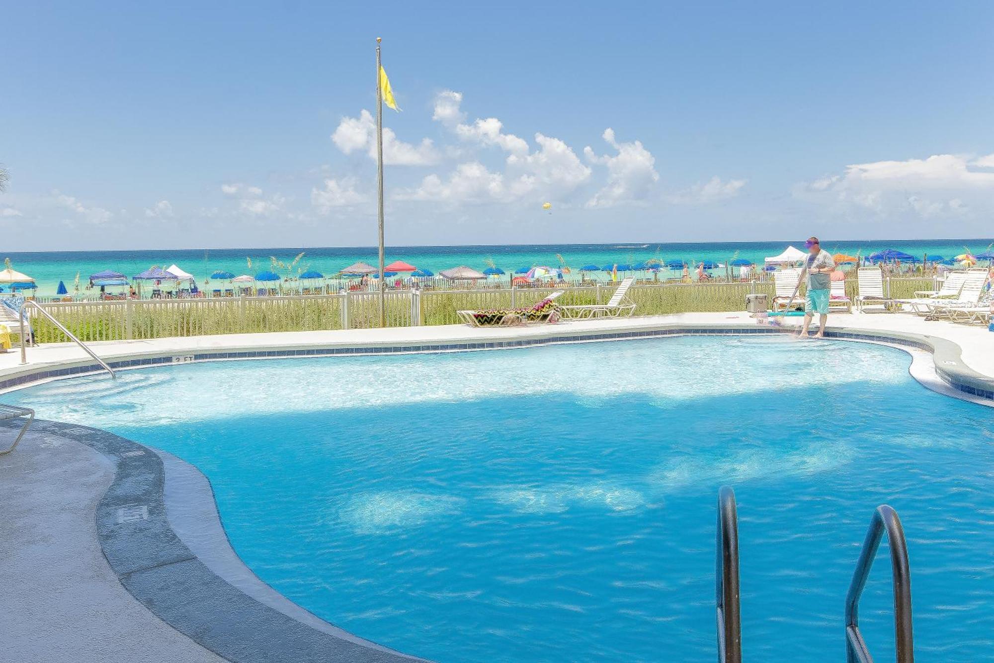 Holiday home Gulf Front Living And Master Suite! Sleeps 8! Panama City Beach