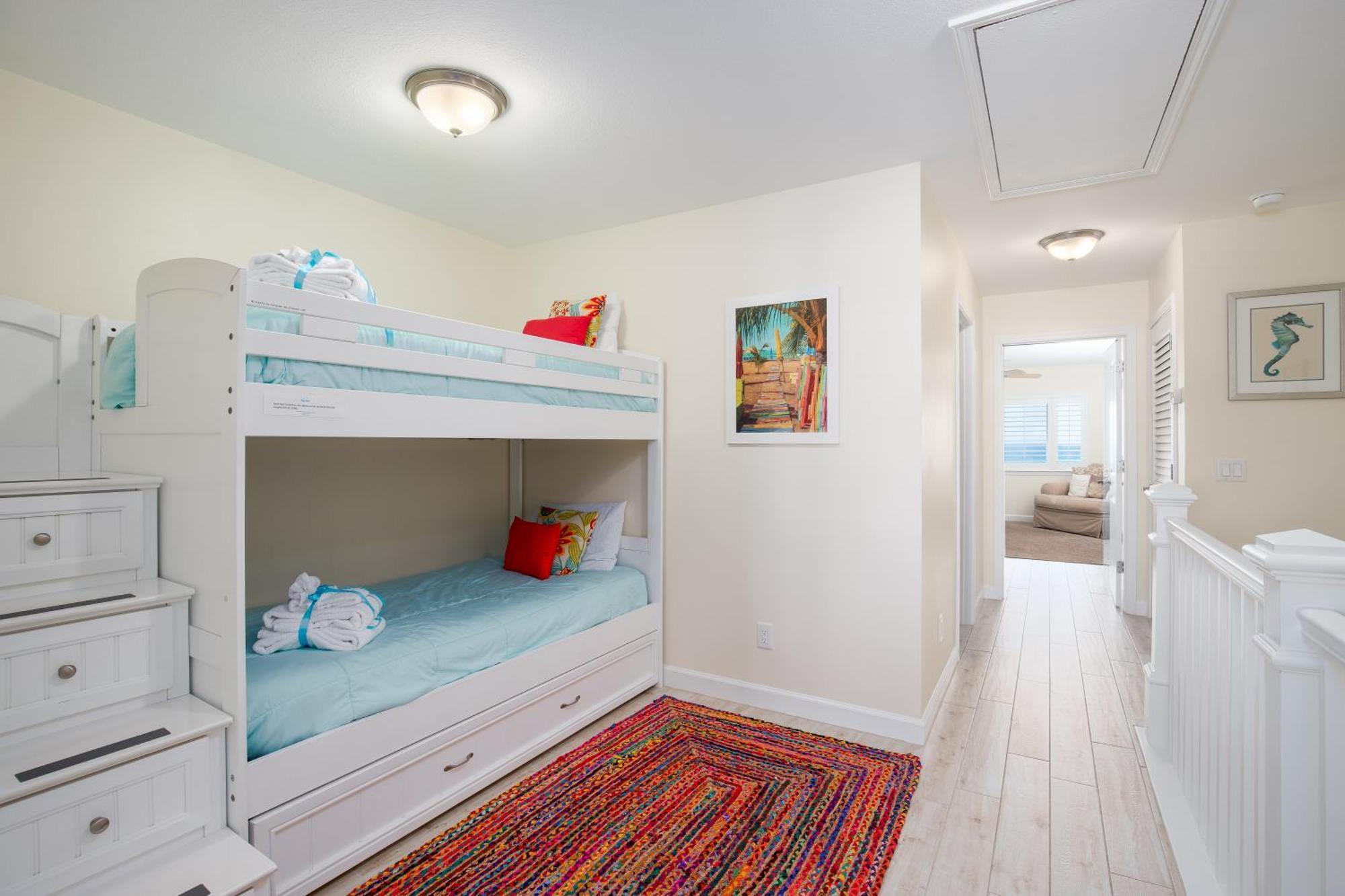 Holiday home Spacious Waterfront Townhome - Just A Short Walk To Pier Park