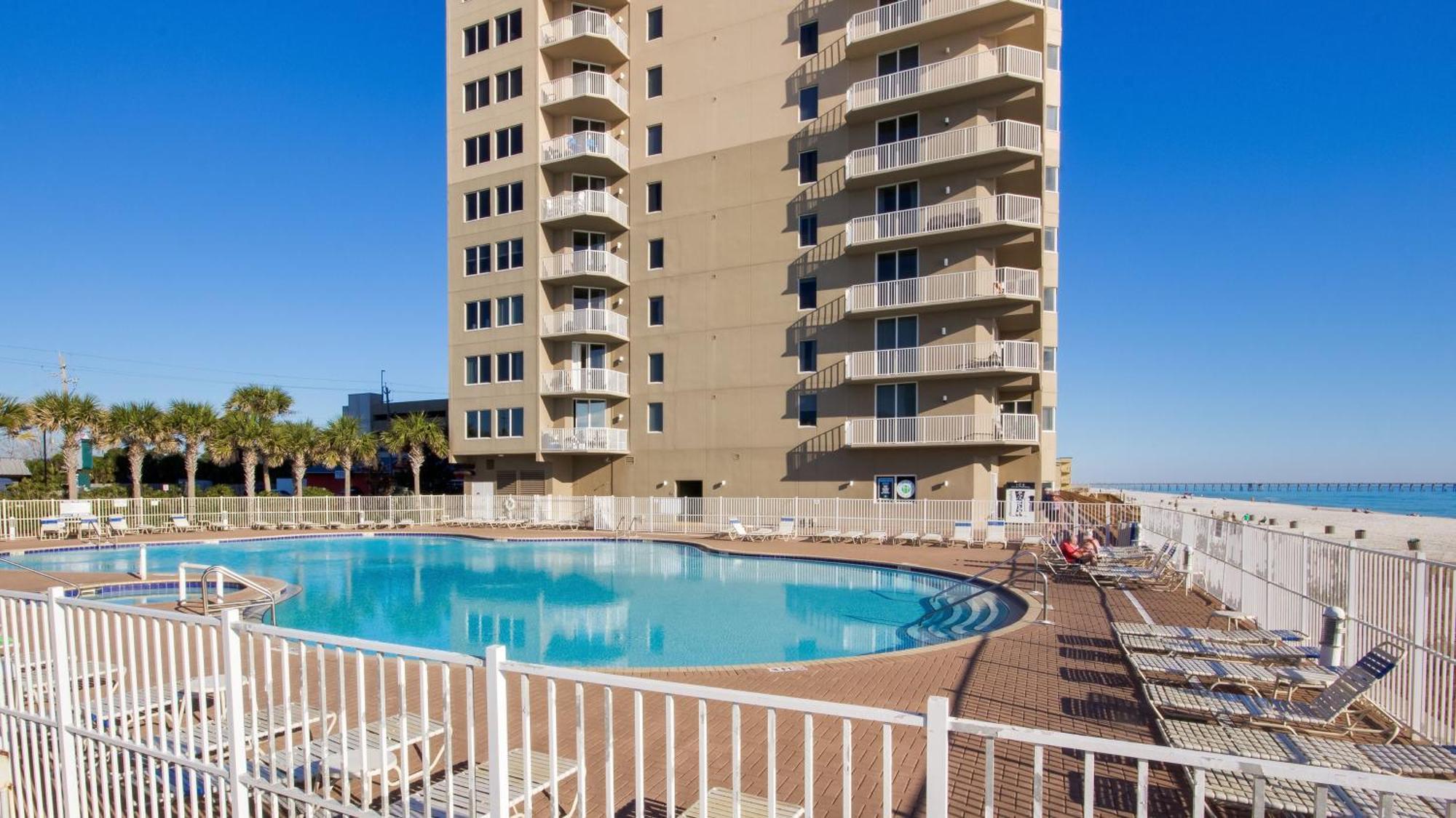 Tidewater Luxury Penthouse With Amenities And A View!