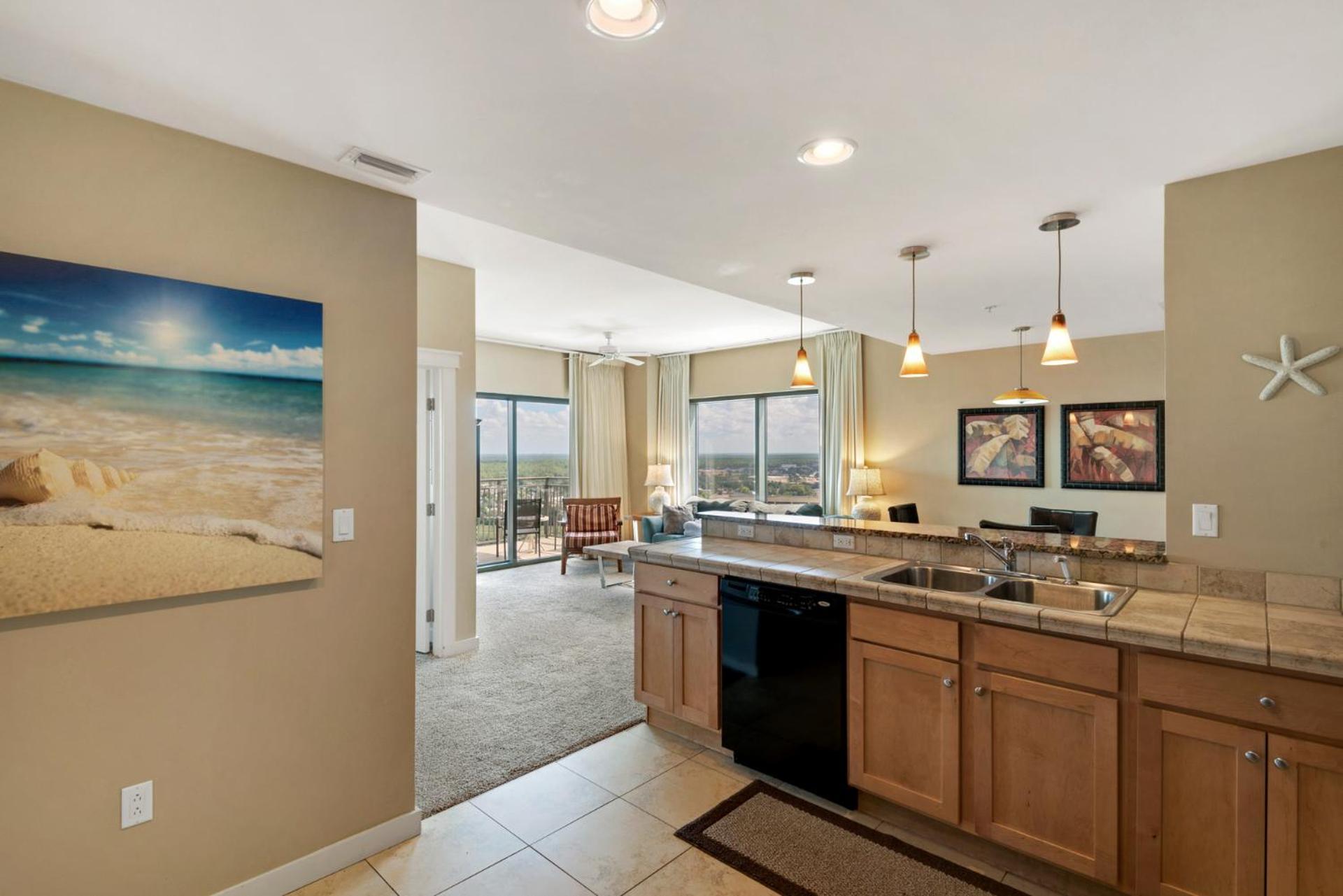 Across From The Beach! Near Pier Park & Dining! Sleeps 6! 2 Bedroom / 2 Ba! Panama City Beach