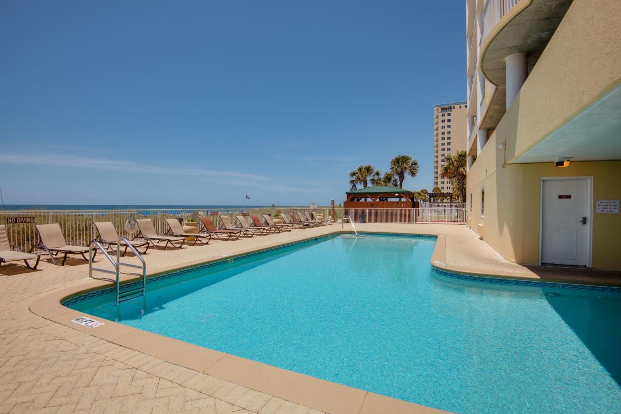 Large Balcony! Gulf Front Master Suite! Many Amenities On-site!