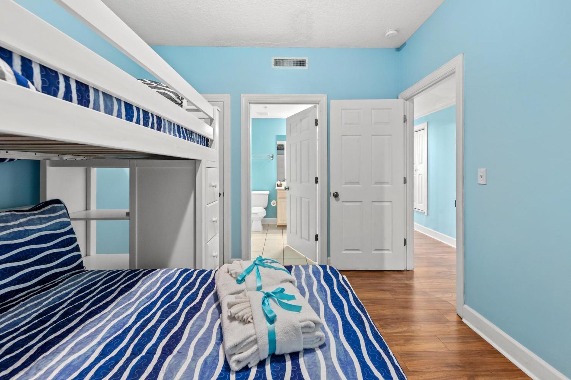 Large Balcony! Gulf Front Master Suite! Many Amenities On-site! Panama City Beach