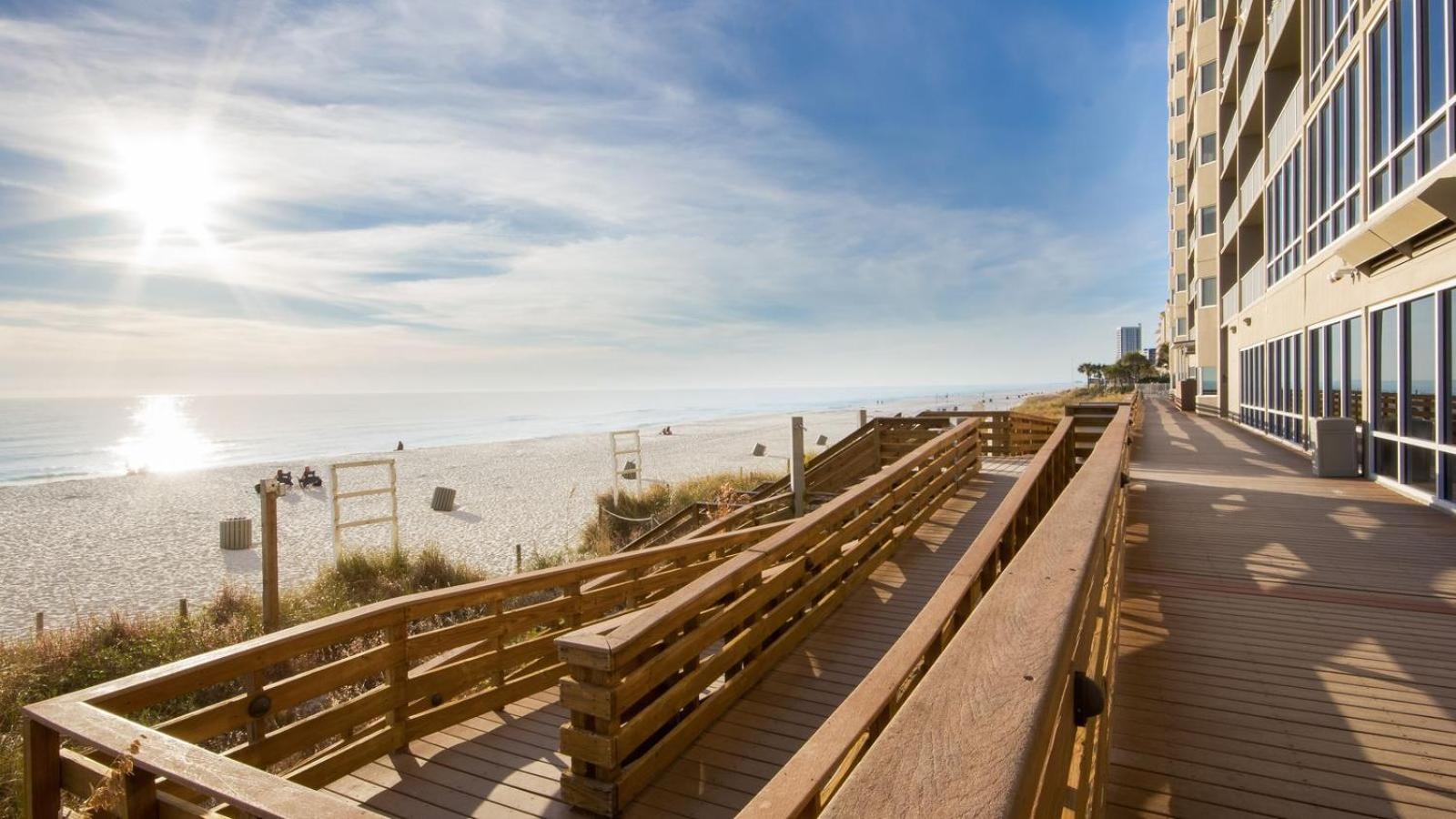 Tidewater Luxury Penthouse With Amenities And A View! Holiday home