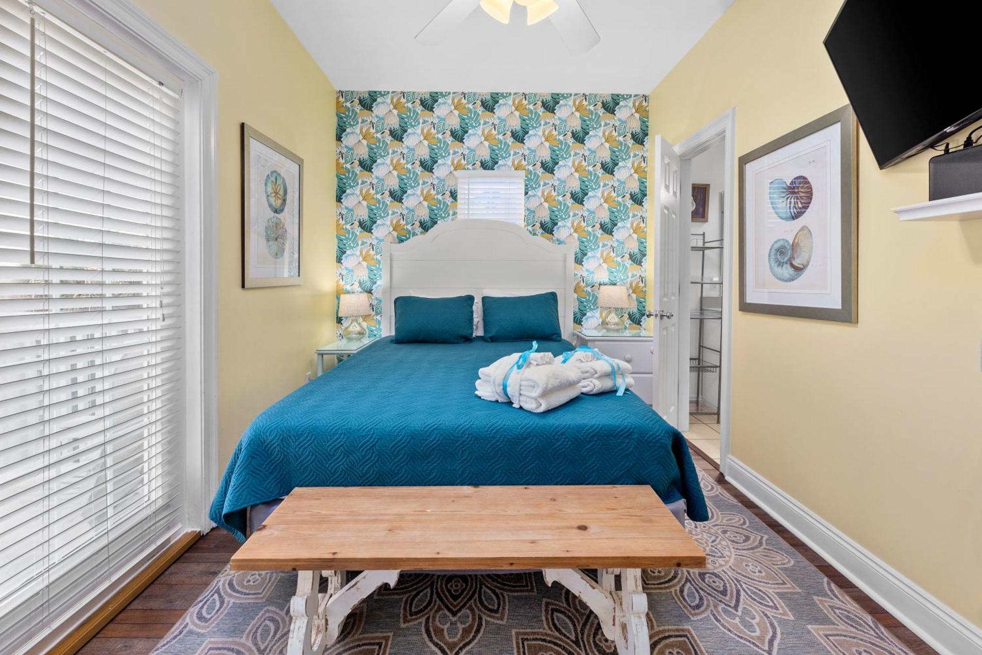 Next To Pier Park! Steps From The Beach! Dog-friendly! Pool! Holiday home *