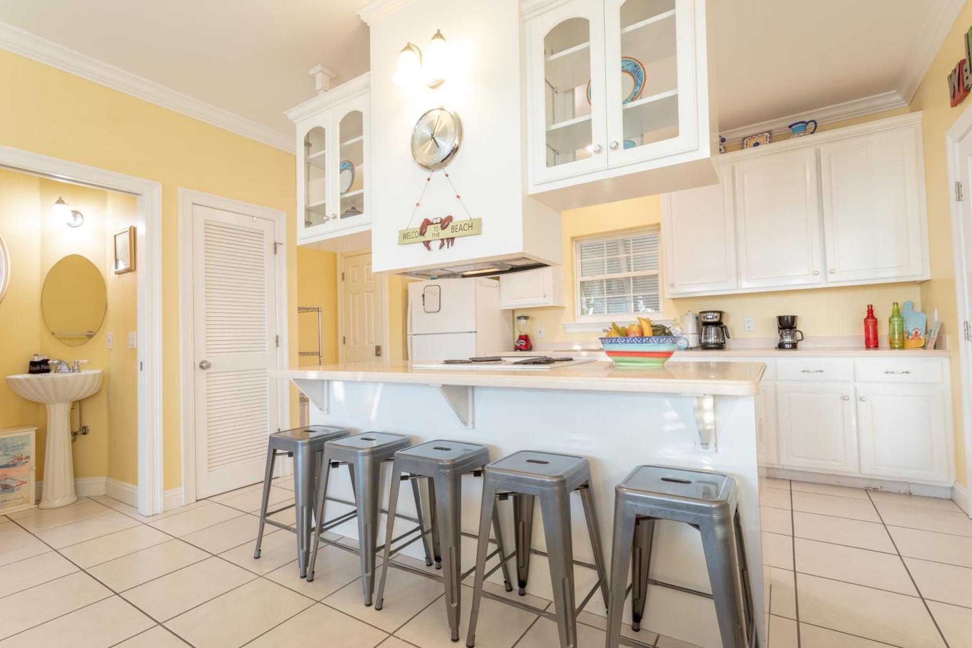 Across Street From - Close To Pier Park - Sleeps 6! * Panama City Beach