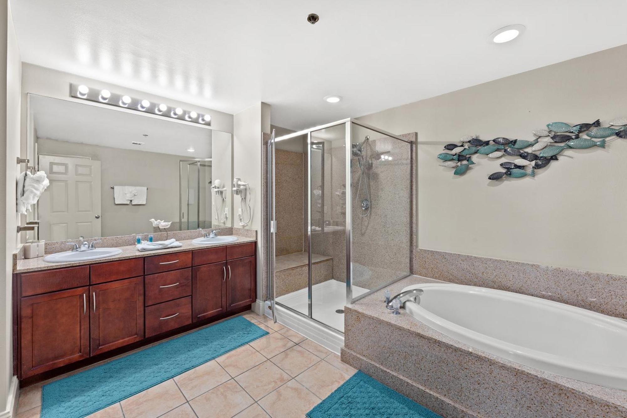 Laketown Wharf 1233 - Anchors Away *