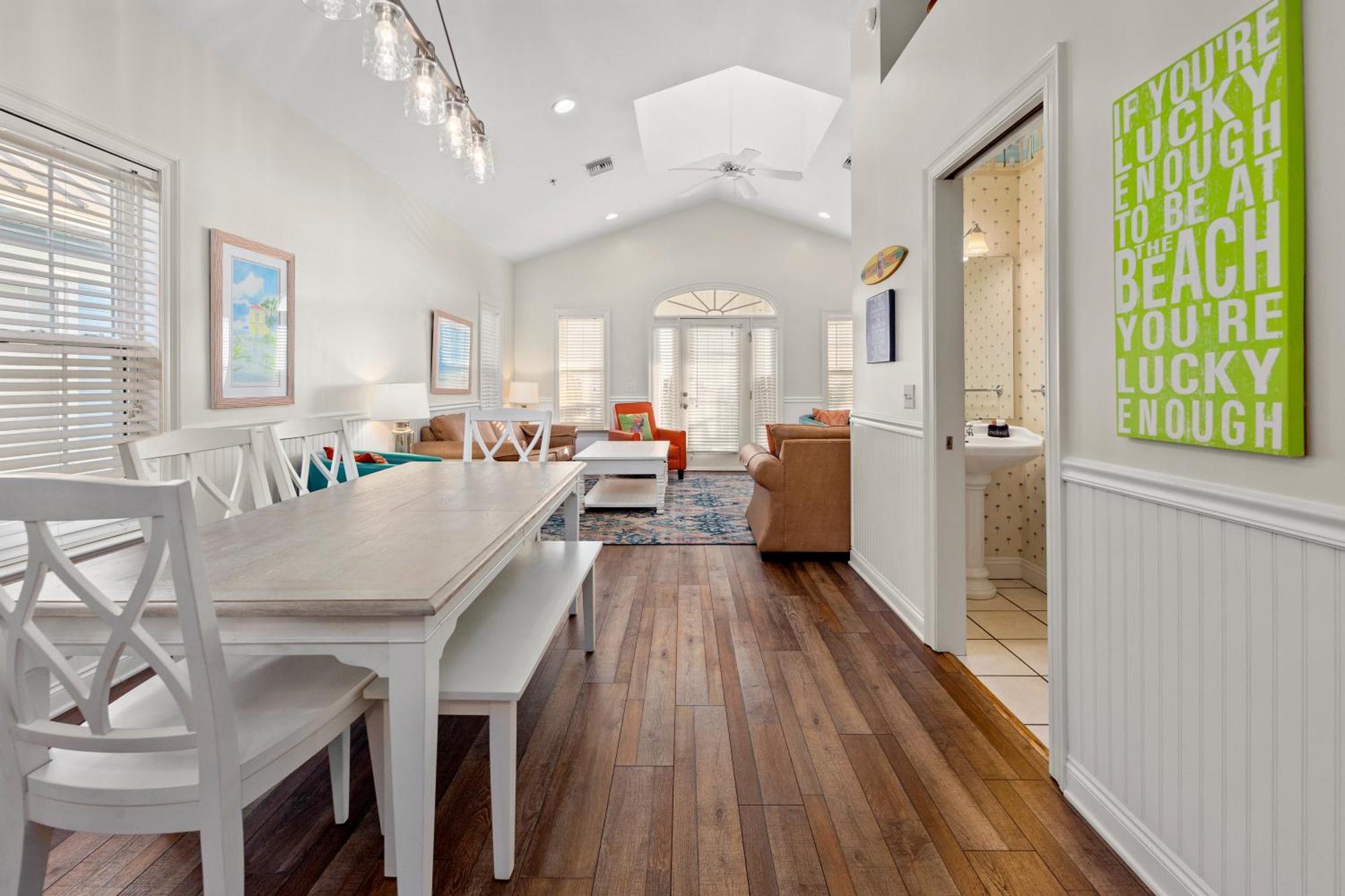 Next To Pier Park! Steps From The Beach! Dog-friendly! Pool! Panama City Beach