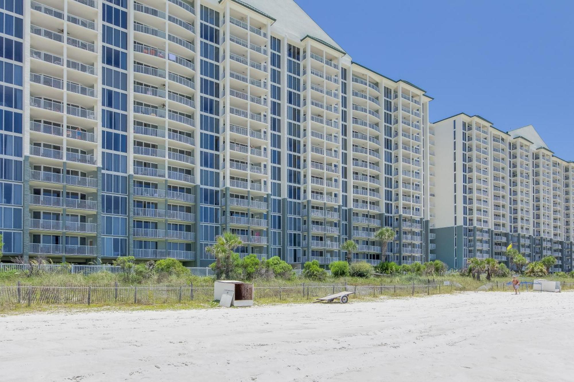 Gulf Front Living And Master Suite! Sleeps 8! * Panama City Beach