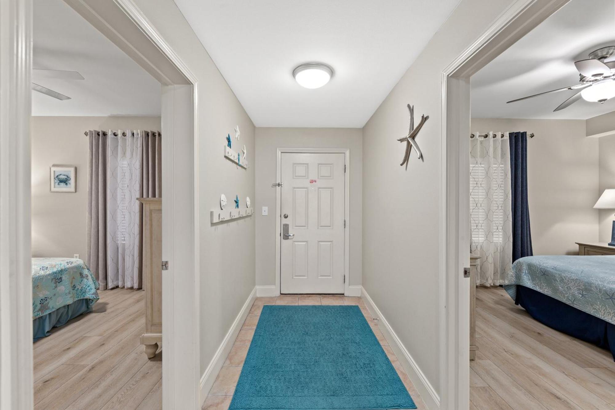 Laketown Wharf 1233 - Anchors Away *