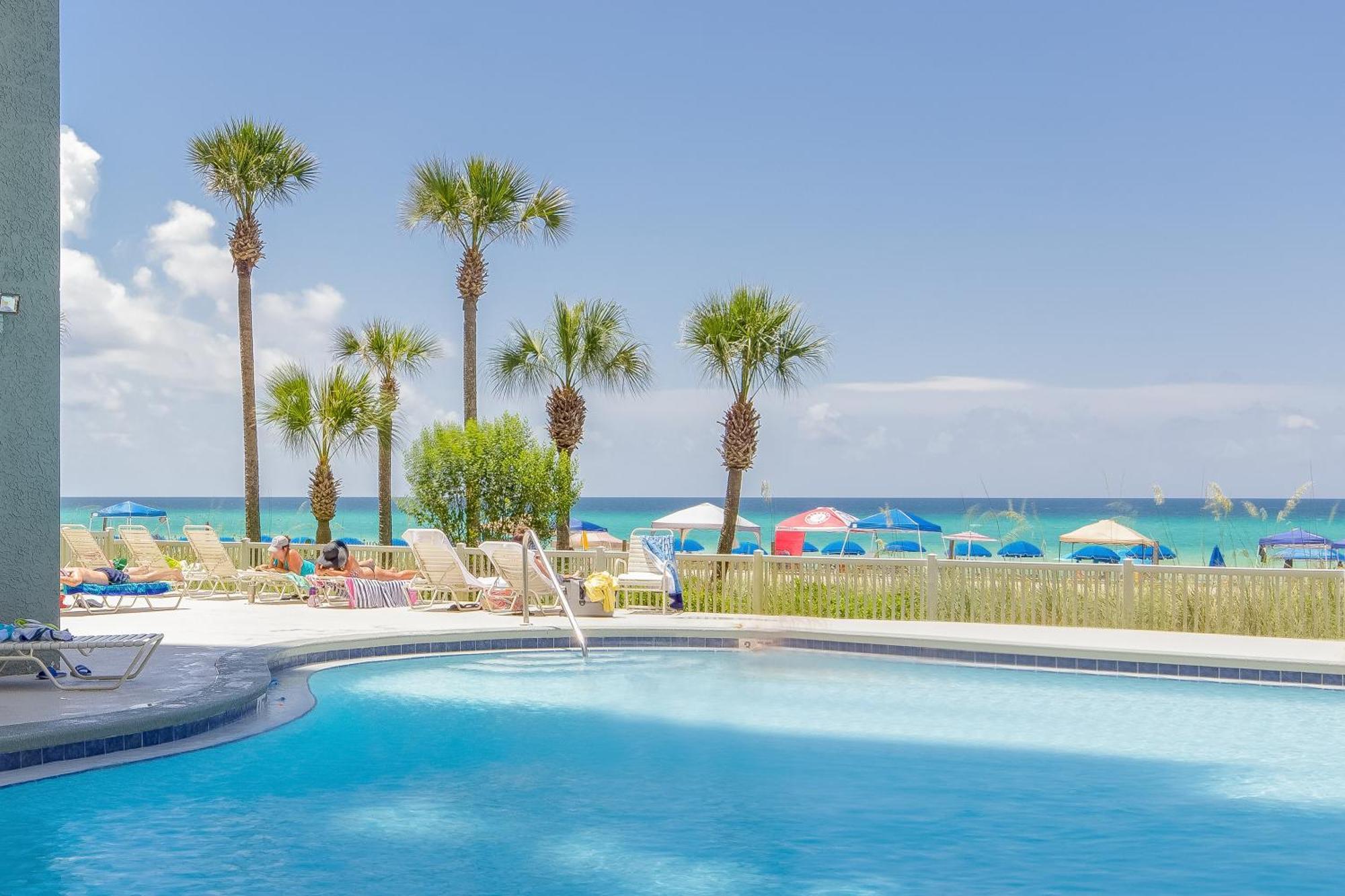 Holiday home Gulf Front Living And Master Suite! Sleeps 8! *
