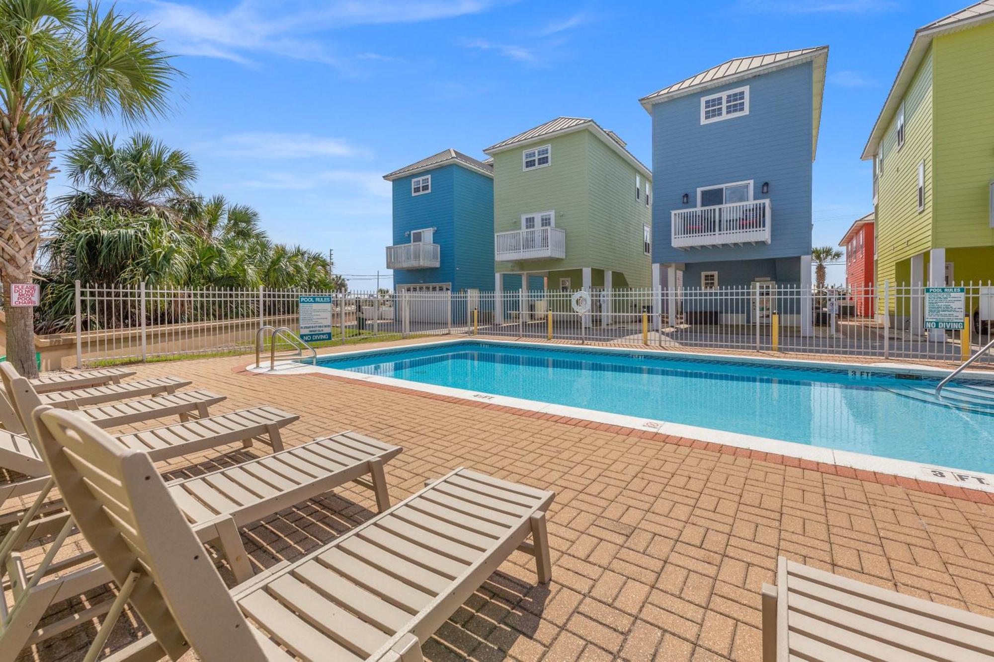 Holiday home Next To Pier Park! Steps From The Beach! Dog-friendly! Pool! Panama City Beach