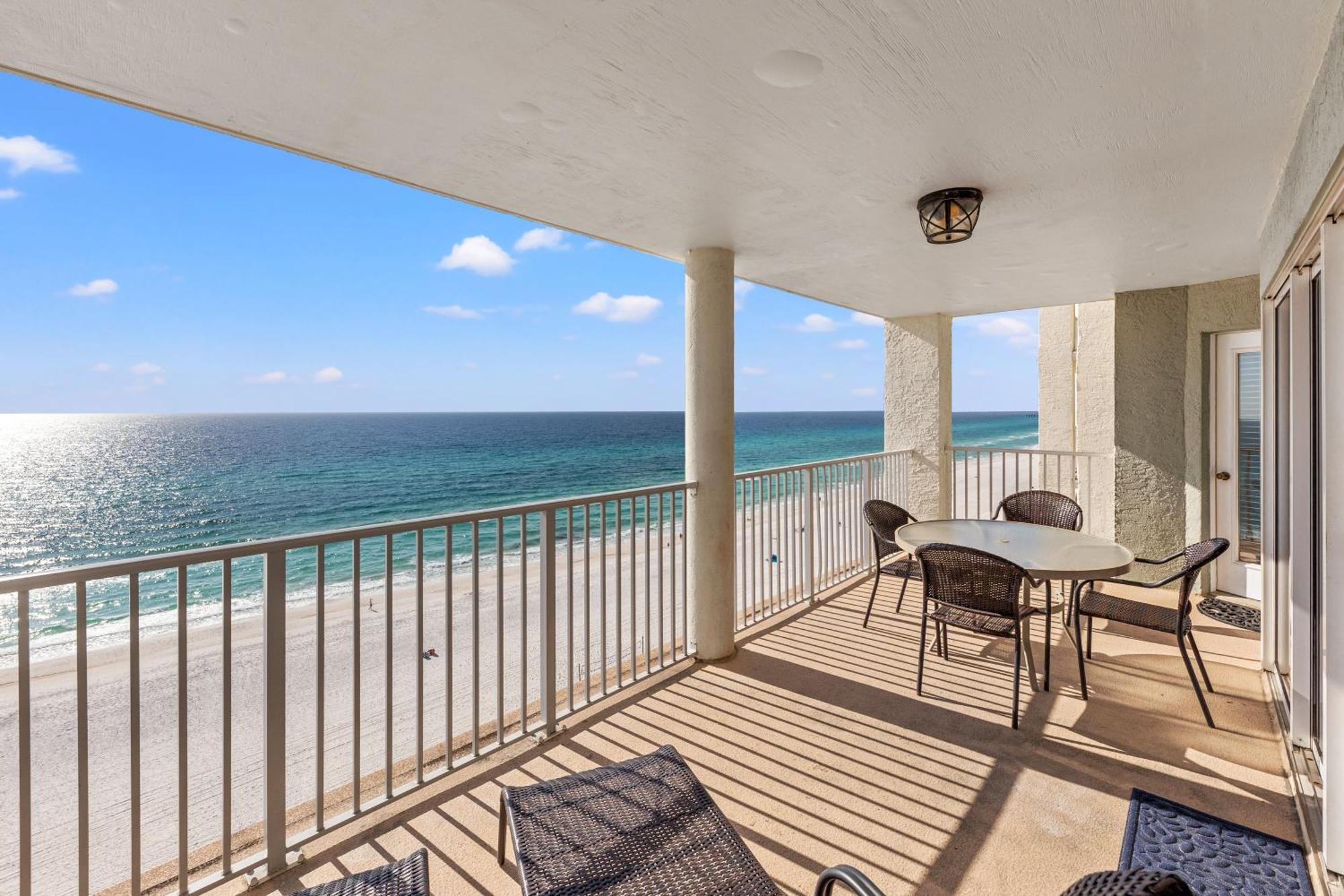 Gulf Front Living And Master Suite! Sleeps 8! Panama City Beach