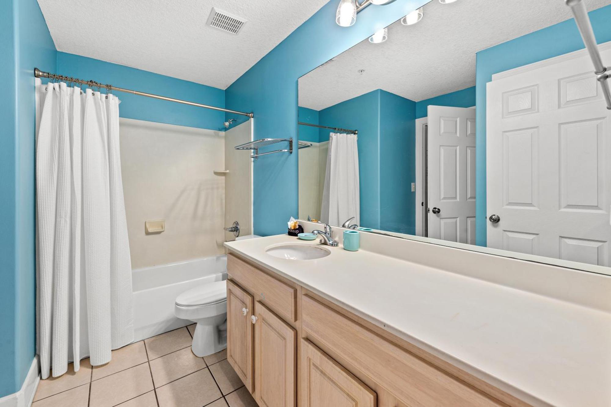 Large Balcony! Gulf Front Master Suite! Many Amenities On-site! * Panama City Beach