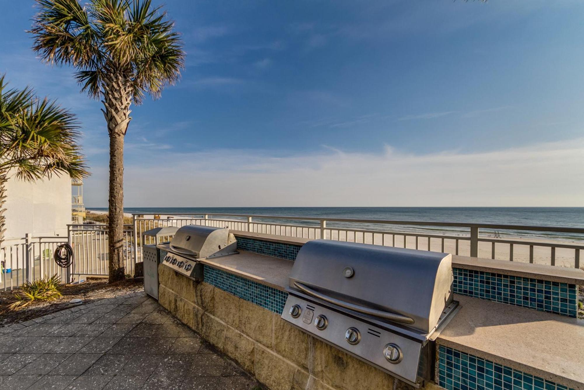 Holiday home Beautiful 5th Floor Aqua Unit With Direct Ocean Views, Sleeps 8! *