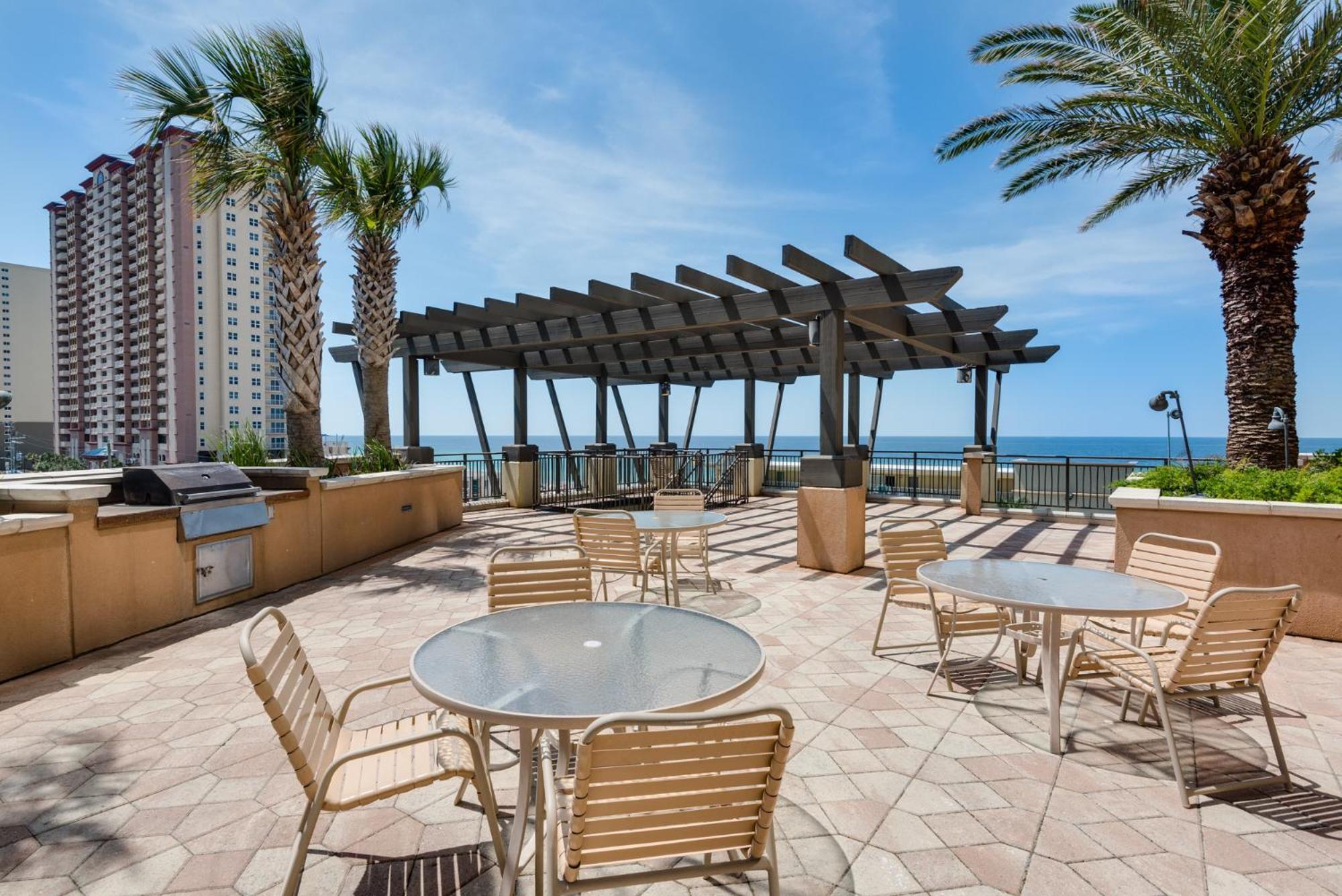 Across From The Beach! Near Pier Park & Dining! Sleeps 6! 2 Bedroom / 2 Ba! Panama City Beach