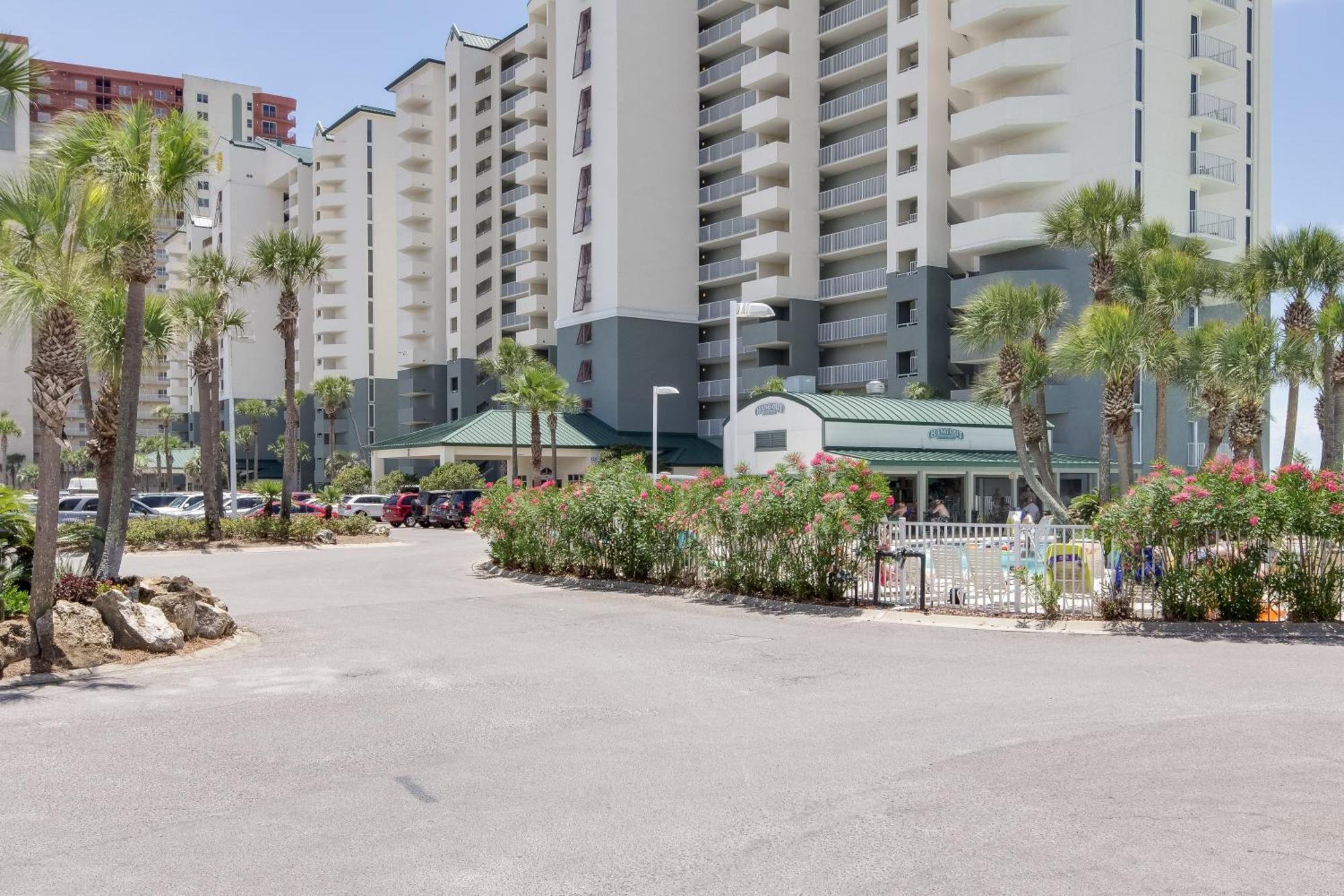 Gulf Front Living And Master Suite! Sleeps 8!