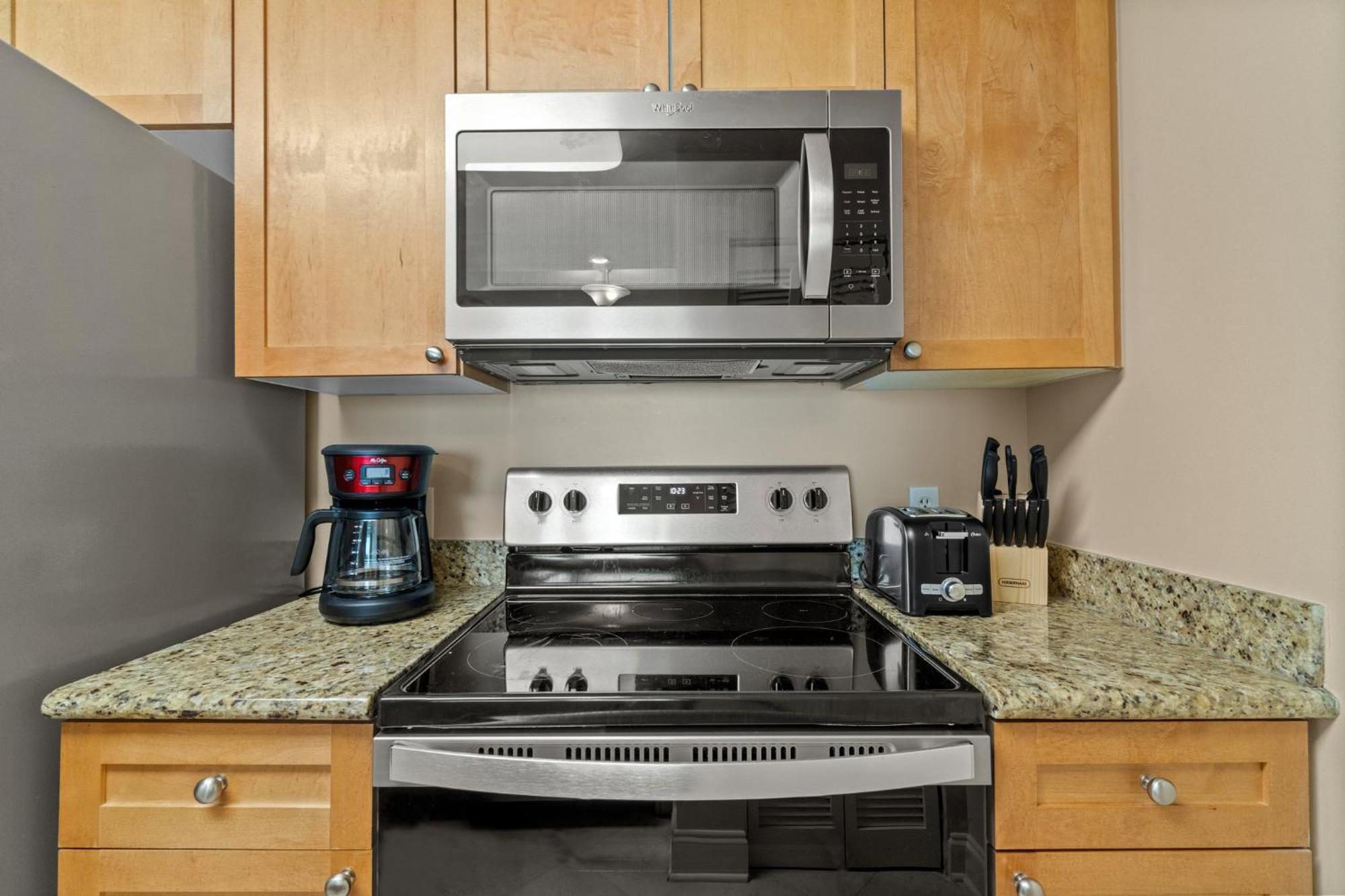 Beautiful 5th Floor Aqua Unit With Direct Ocean Views, Sleeps 8! Holiday home Panama City Beach
