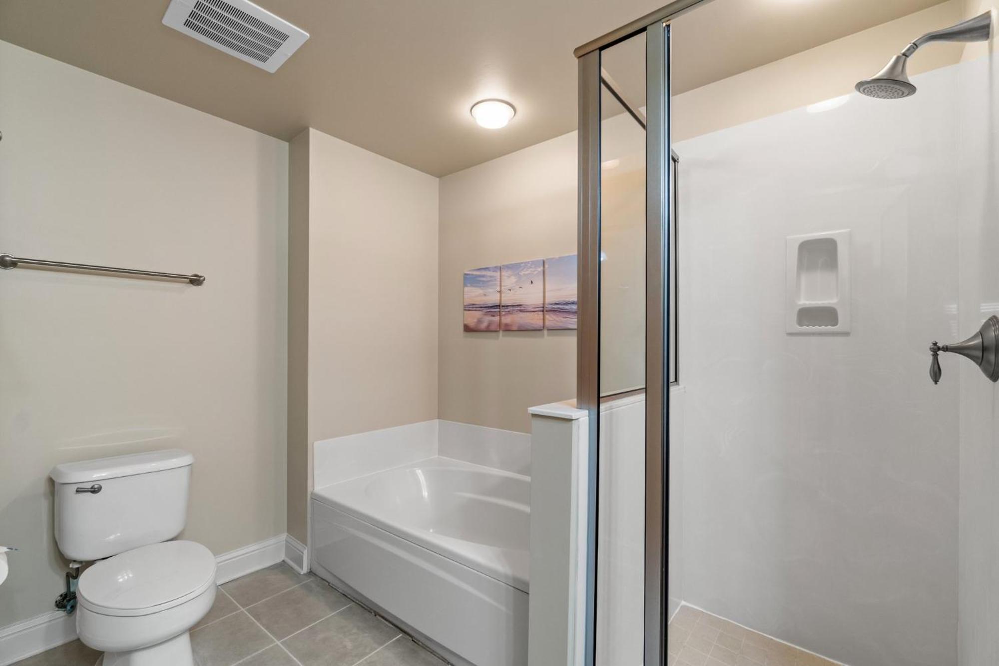 Beautiful 5th Floor Aqua Unit With Direct Ocean Views, Sleeps 8! Holiday home *