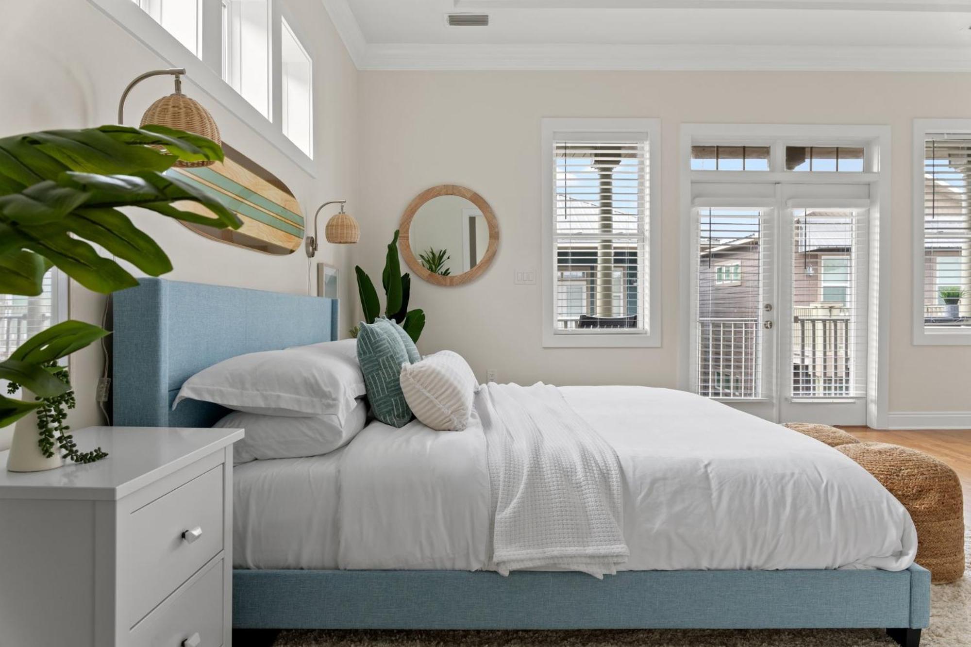 Crescent Moon Palace - A Luxury With Pool, Parking, Just Steps To The * Panama City Beach