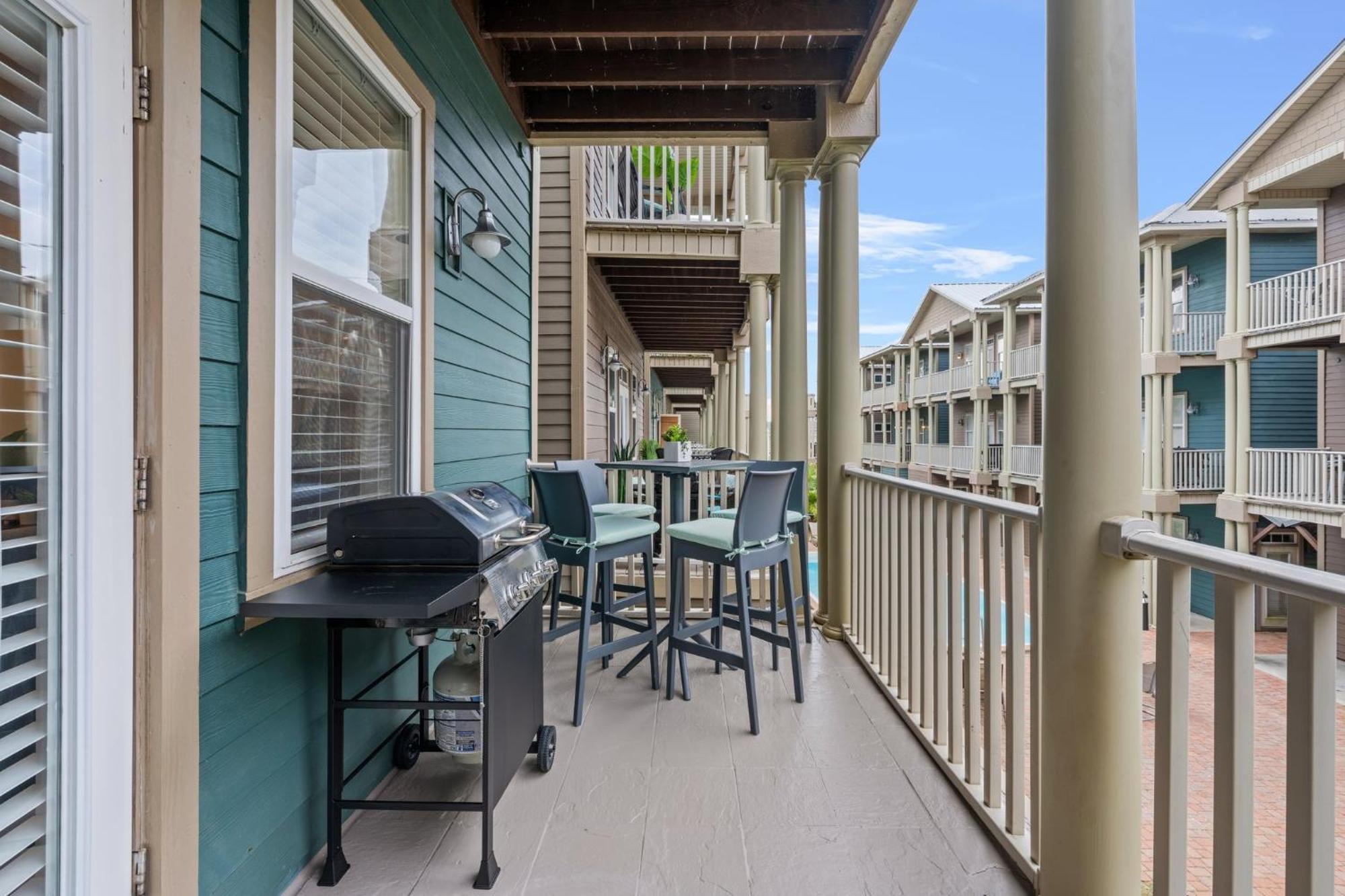 Crescent Moon Palace - A Luxury With Pool, Parking, Just Steps To The Panama City Beach