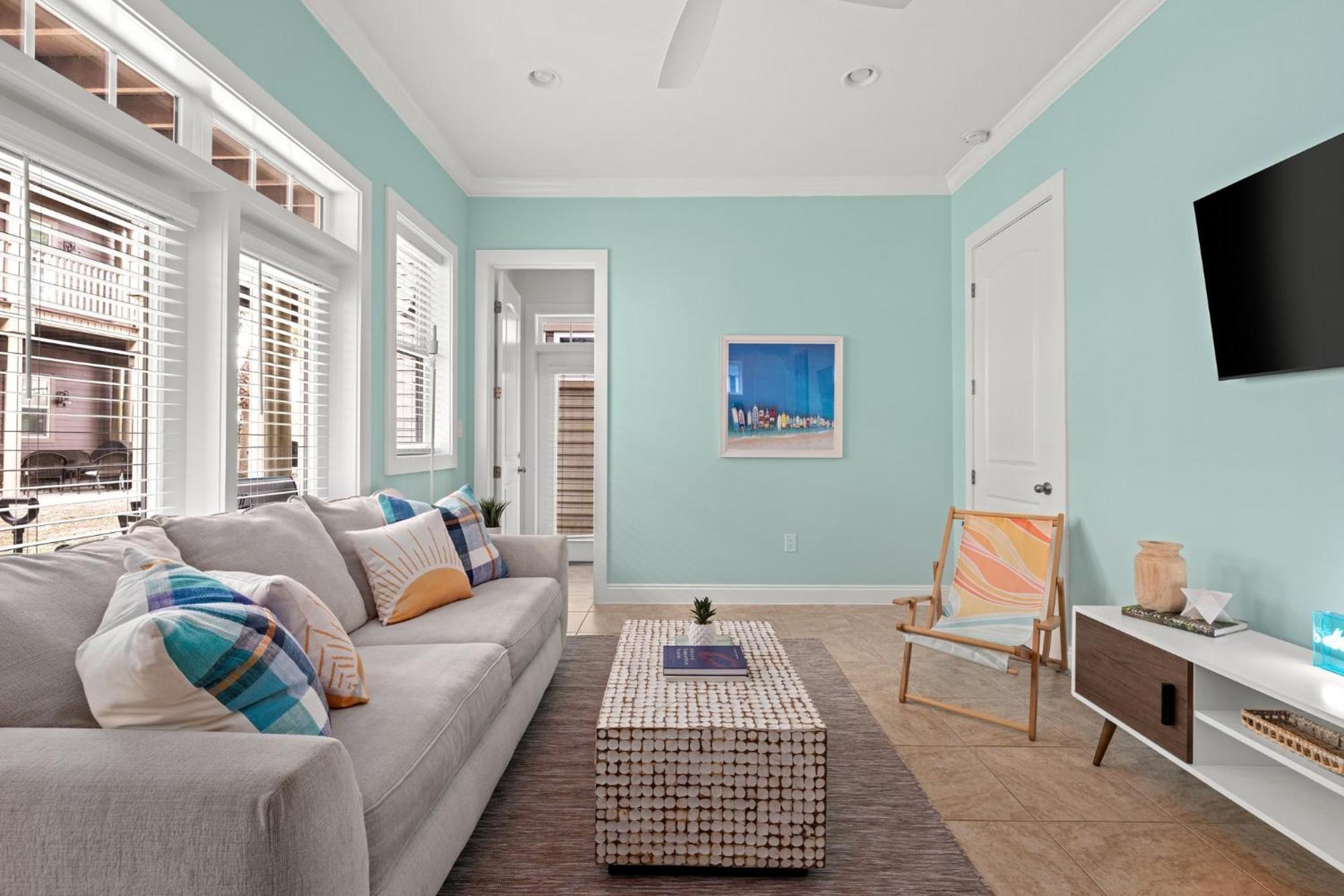 Crescent Moon Palace - A Luxury With Pool, Parking, Just Steps To The Villa *